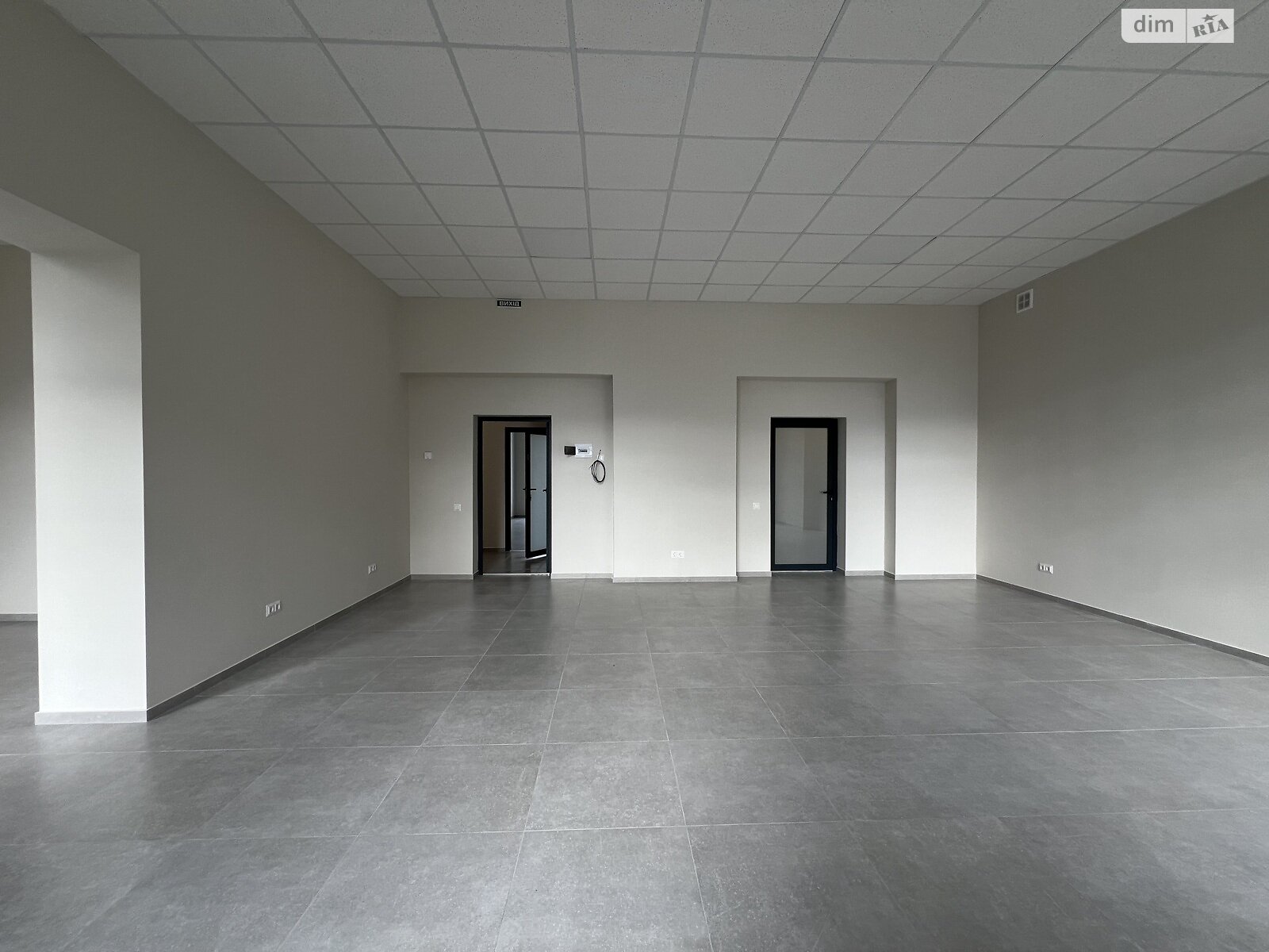 Комерційне приміщення в Рівному, здам в оренду по Студентська вулиця 24, район Південний, ціна: 26 757 грн за об’єкт фото 1