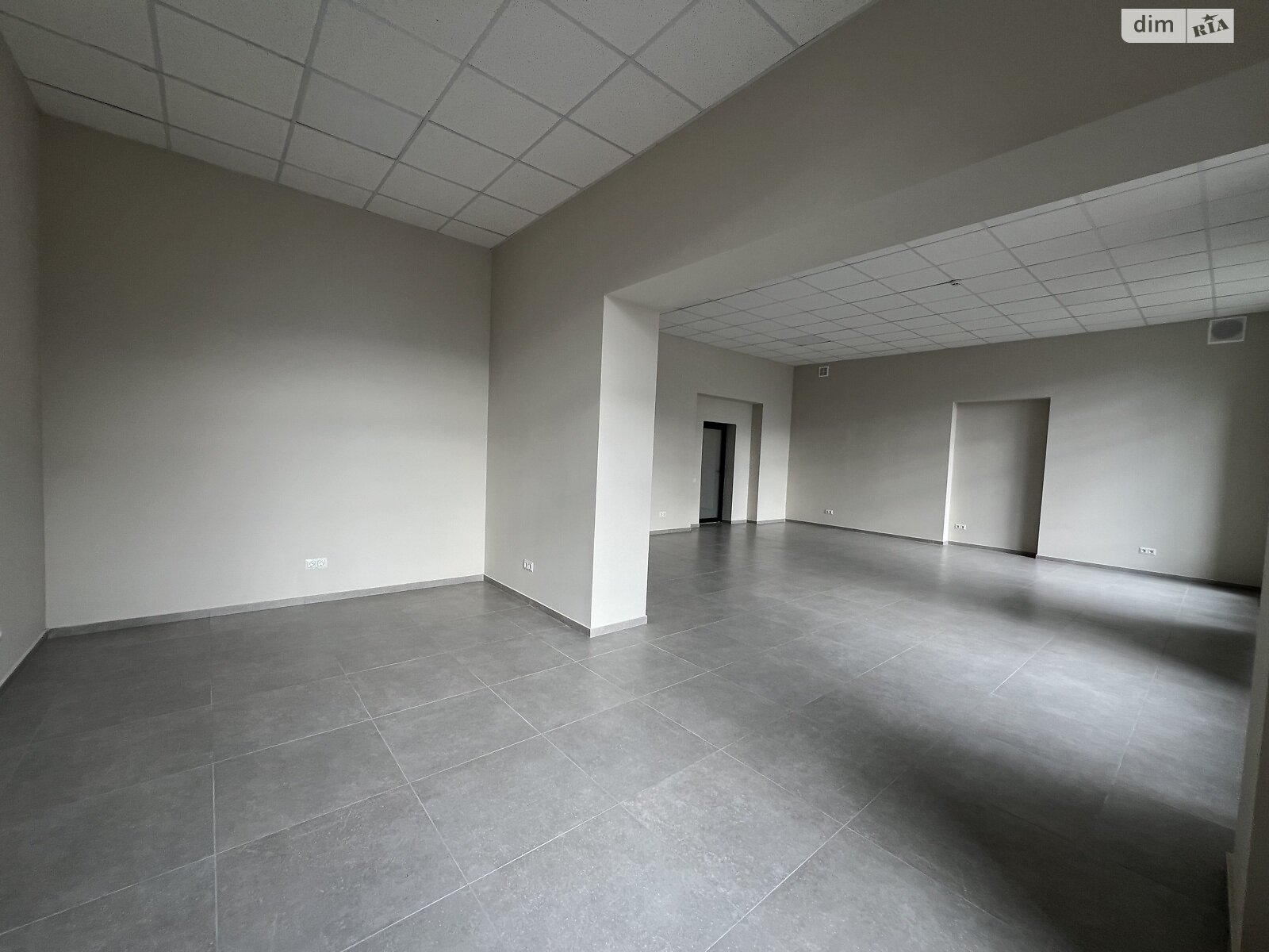 Комерційне приміщення в Рівному, здам в оренду по Студентська вулиця 24, район Південний, ціна: 26 757 грн за об’єкт фото 1