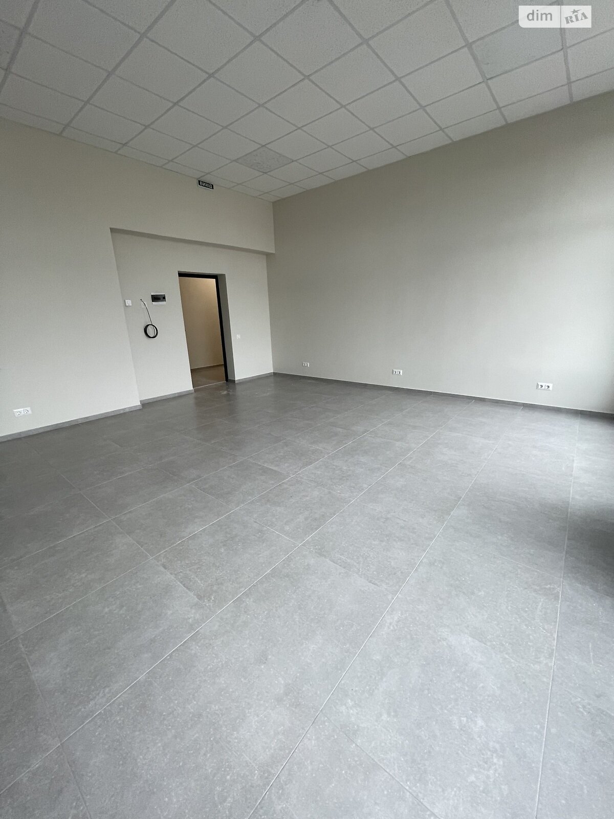 Комерційне приміщення в Рівному, здам в оренду по Студентська вулиця 24, район Південний, ціна: 13 799 грн за об’єкт фото 1