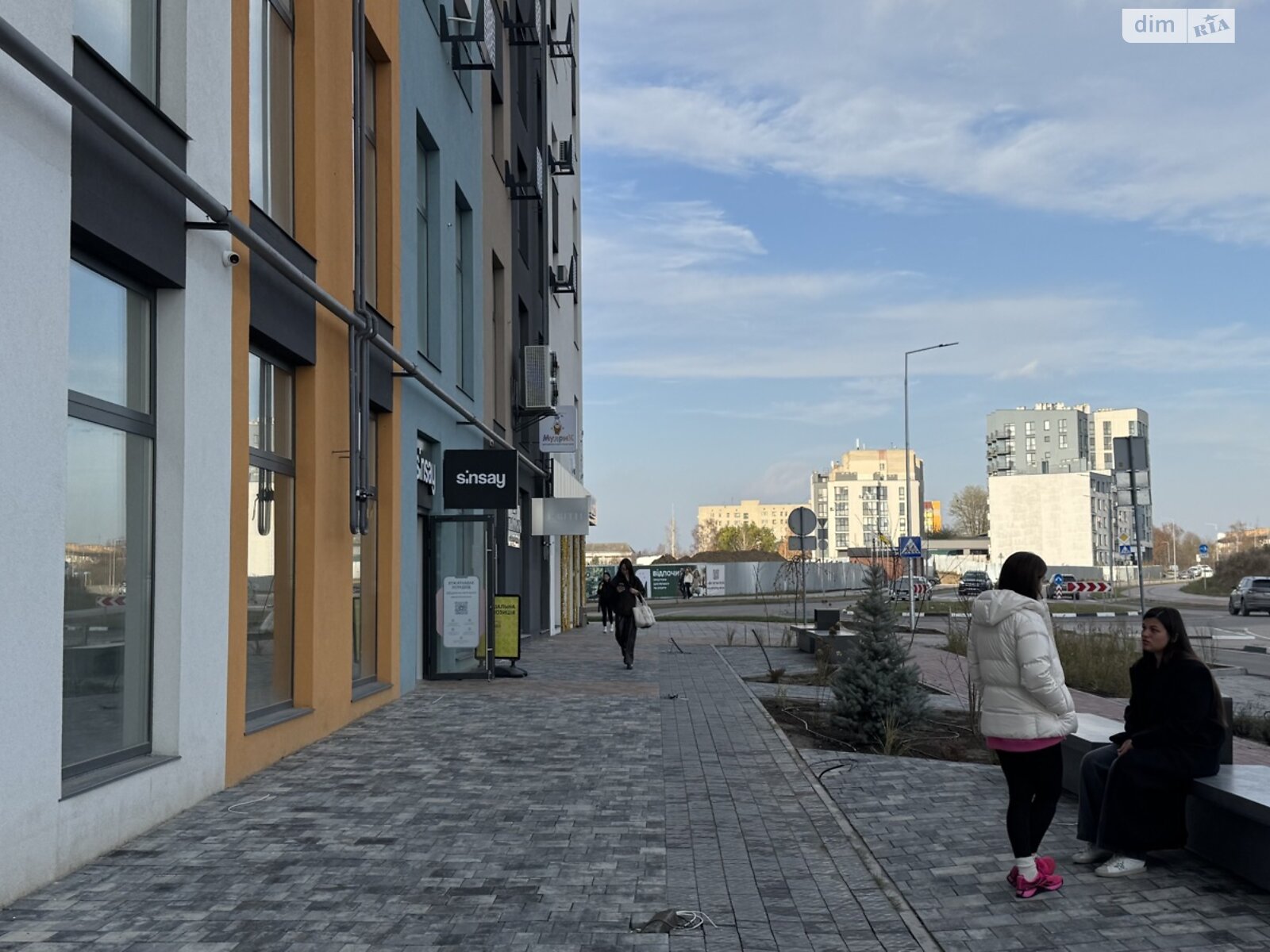 Коммерческое помещение в Ровно, сдам в аренду по Студенческая улица 24, район Южный, цена: 16 900 грн за объект фото 1 Коммерческое помещение в Ровно, сдам в аренду по Студенческая улица 24, район Южный, цена: 16 900 грн за объект фото 1