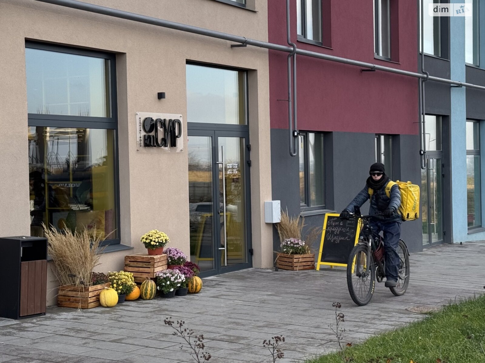 Коммерческое помещение в Ровно, сдам в аренду по Студенческая улица 24, район Южный, цена: 16 900 грн за объект фото 1 Коммерческое помещение в Ровно, сдам в аренду по Студенческая улица 24, район Южный, цена: 16 900 грн за объект фото 1