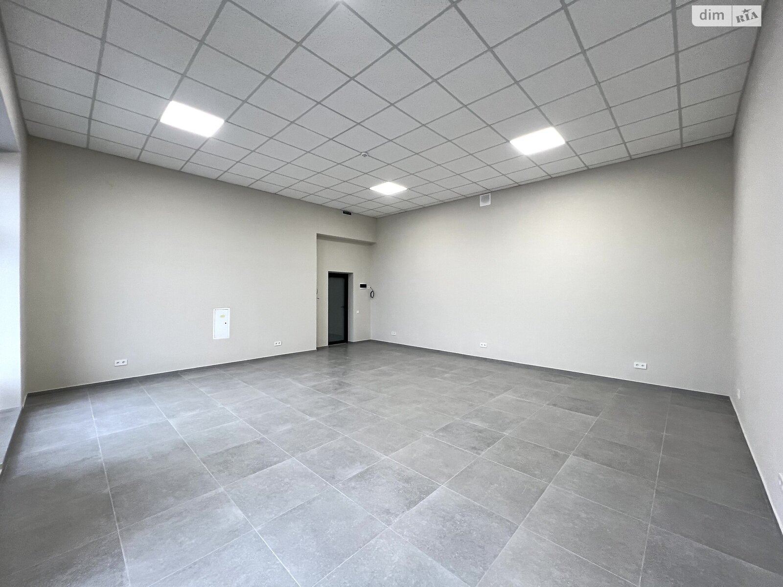 Коммерческое помещение в Ровно, сдам в аренду по Студенческая улица 26А/5, район Южный, цена: 24 392 грн за объект фото 1