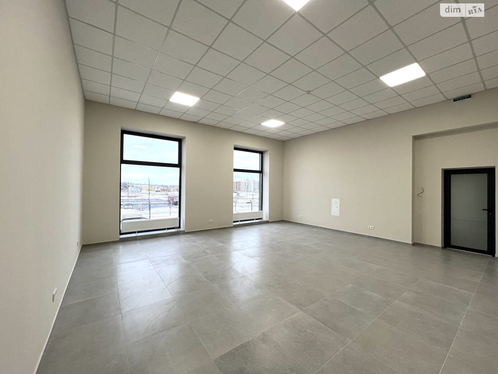 Коммерческое помещение в Ровно, сдам в аренду по Студенческая улица 26А/5, район Южный, цена: 24 392 грн за объект фото 1