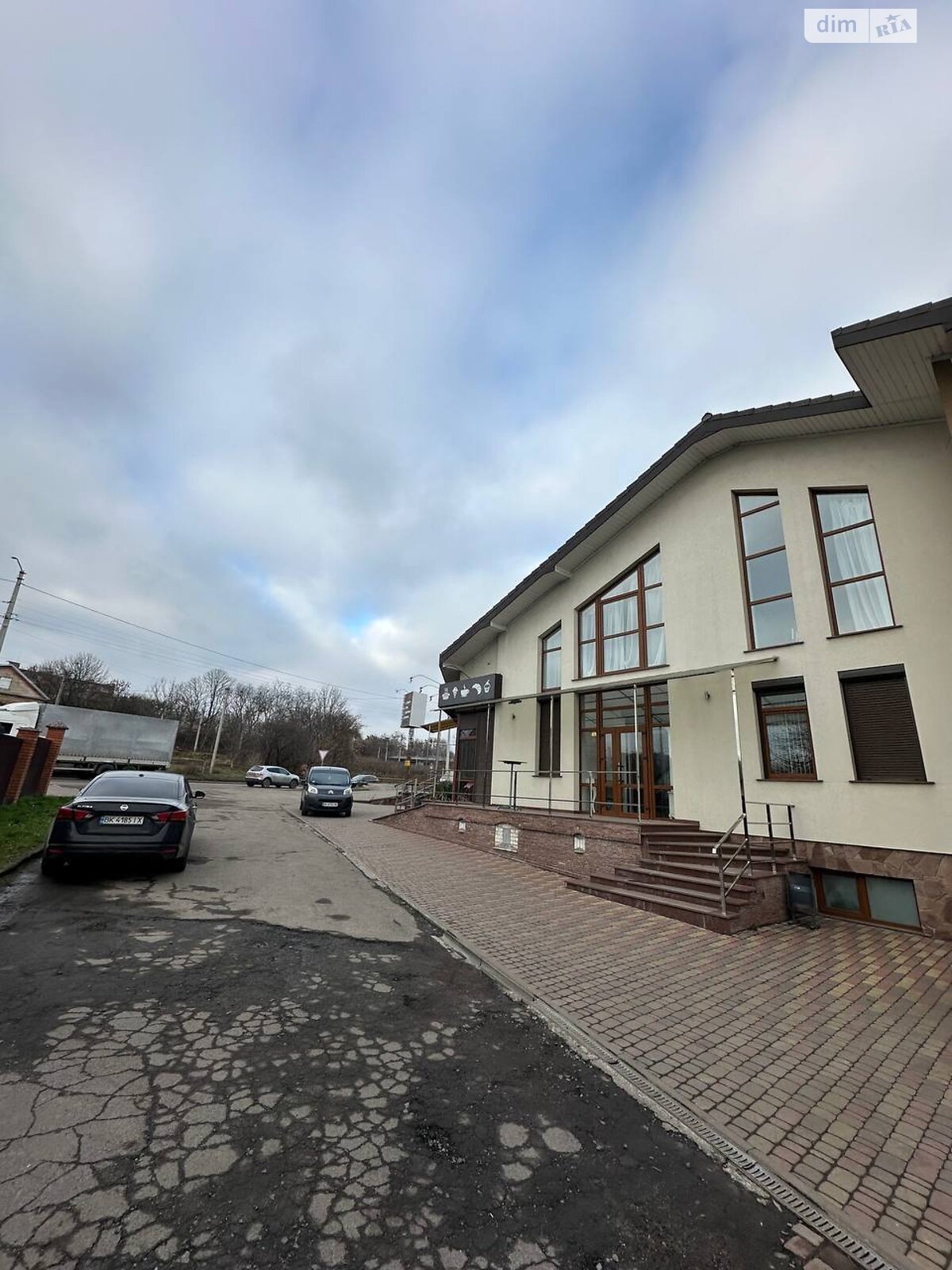 Комерційне приміщення в Рівному, здам в оренду по Золотіївська вулиця 11В, район Золотіїв, ціна: 30 000 грн за об’єкт фото 1