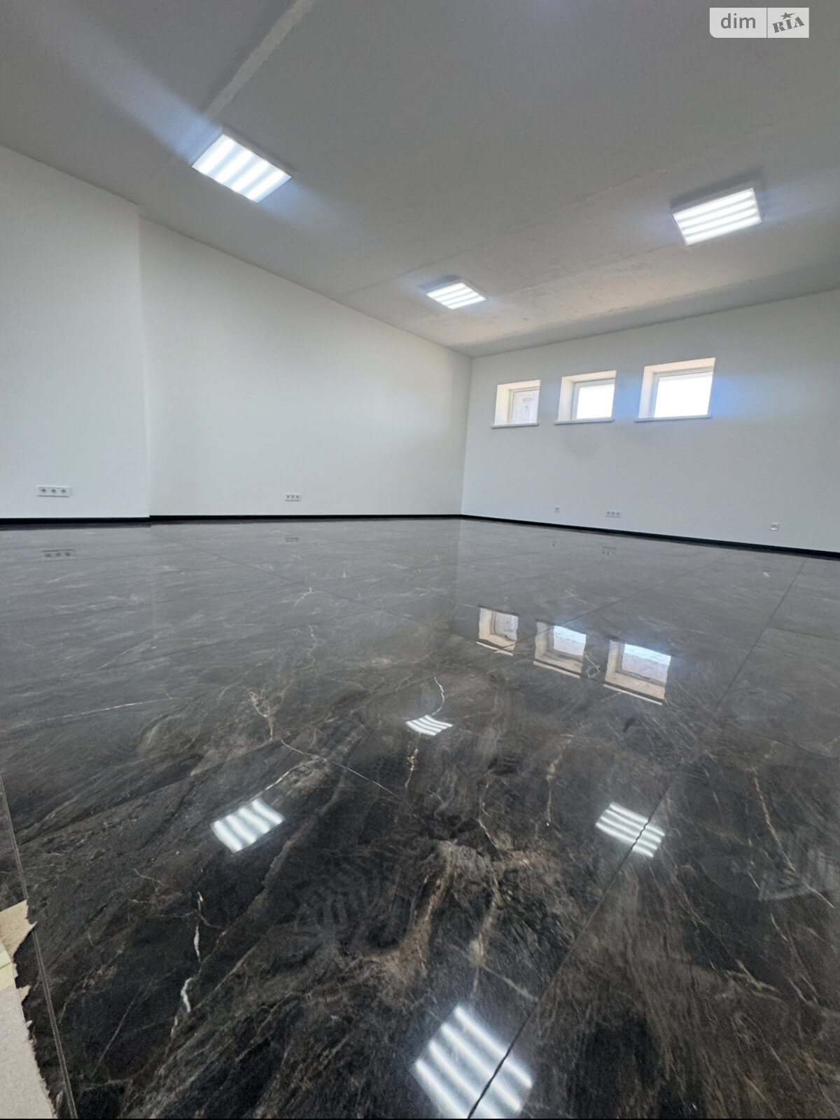 Комерційне приміщення в Рівному, здам в оренду по Київська вулиця 108, район Зоопарк, ціна: 37 695 грн за об’єкт фото 1