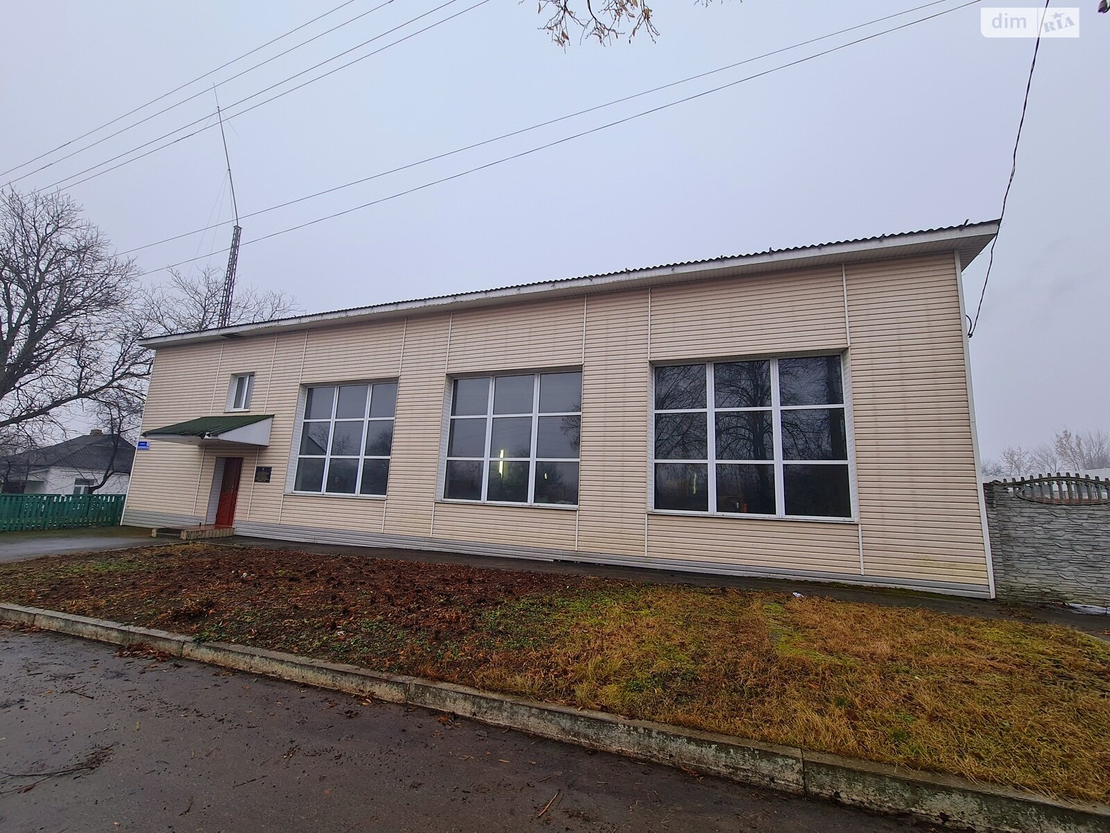 Комерційне приміщення в Таращі, здам в оренду по Білоцерківська вулиця 9, район Тараща, ціна: 40 000 грн за об’єкт фото 1 Комерційне приміщення в Таращі, здам в оренду по Білоцерківська вулиця 9, район Тараща, ціна: 40 000 грн за об’єкт фото 1