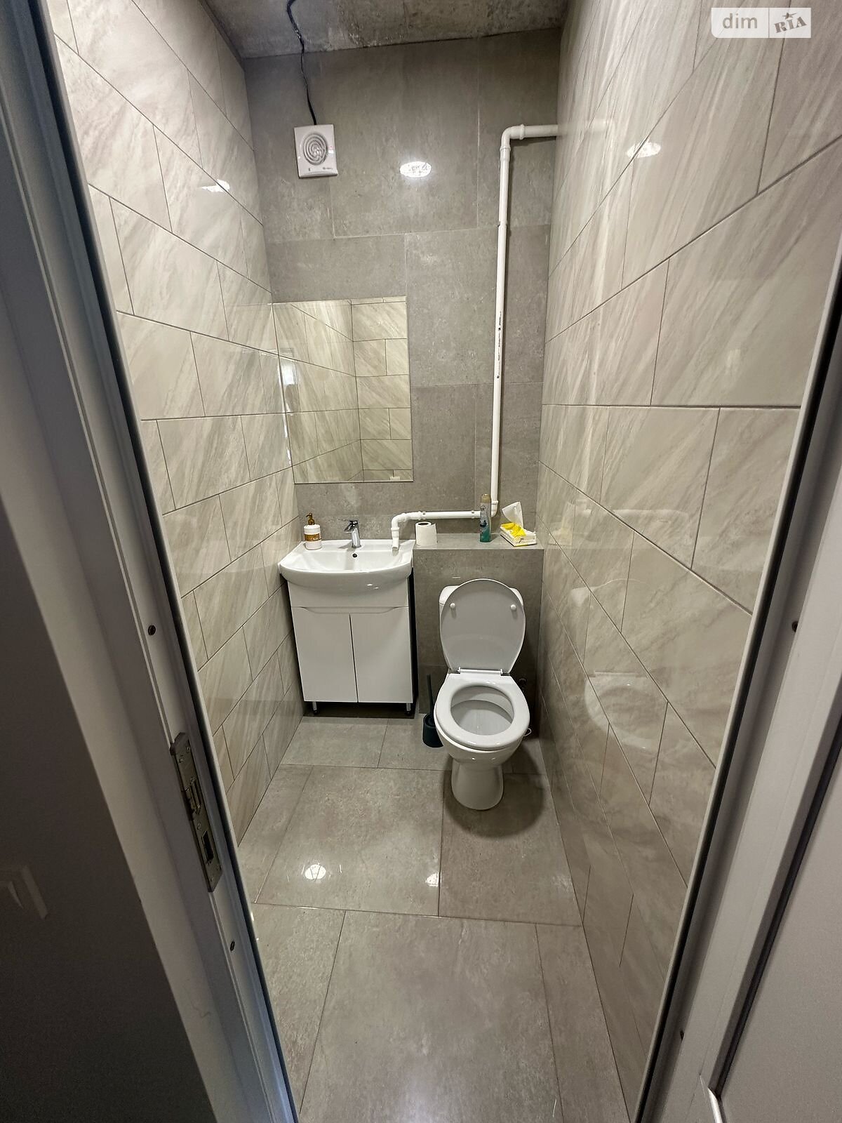 Коммерческое помещение в Тернополе, сдам в аренду по 15-го Апреля улица, район Бам, цена: 30 000 грн за объект фото 1 Коммерческое помещение в Тернополе, сдам в аренду по 15-го Апреля улица, район Бам, цена: 30 000 грн за объект фото 1