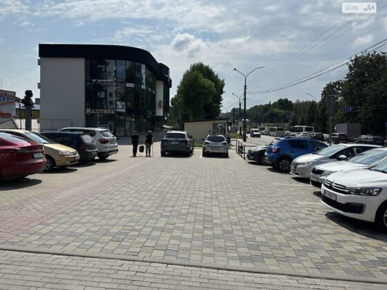 Коммерческое помещение в Тернополе, сдам в аренду по 15-го Апреля улица, район Бам, цена: 45 000 грн за объект фото 1 Коммерческое помещение в Тернополе, сдам в аренду по 15-го Апреля улица, район Бам, цена: 45 000 грн за объект фото 1