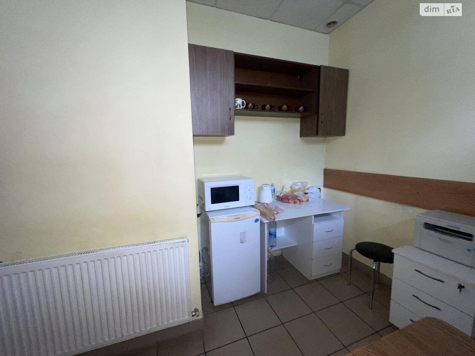 Коммерческое помещение в Тернополе, сдам в аренду по 15-го Апреля улица, район Бам, цена: 25 000 грн за объект фото 1 Коммерческое помещение в Тернополе, сдам в аренду по 15-го Апреля улица, район Бам, цена: 25 000 грн за объект фото 1