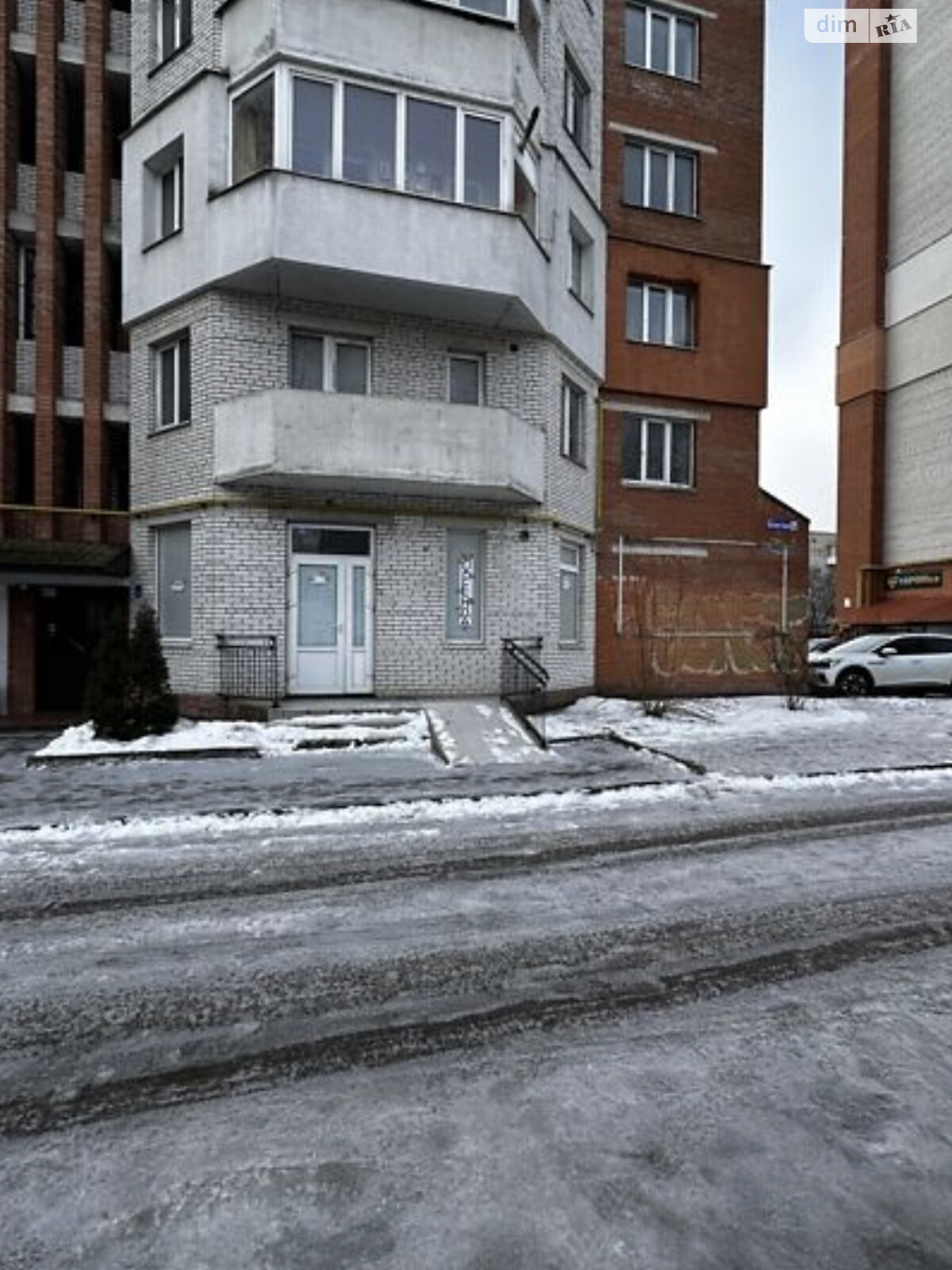 Коммерческое помещение в Тернополе, сдам в аренду по Злуки проспект, район Бам, цена: 20 000 грн за объект фото 1