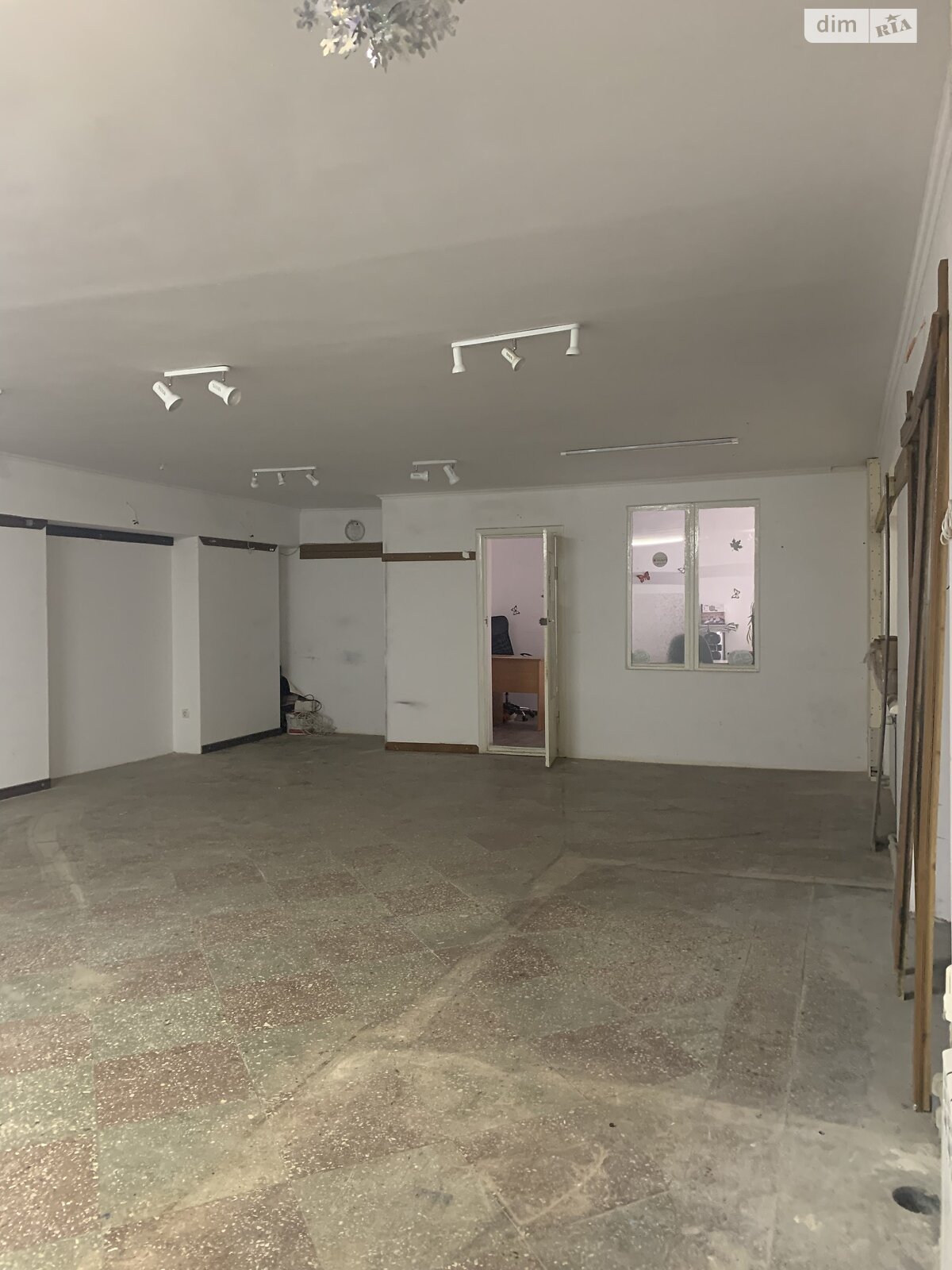 Коммерческое помещение в Тернополе, сдам в аренду по Кривоноса Максима улица 6, район Дружба, цена: 9 900 грн за объект фото 1 Коммерческое помещение в Тернополе, сдам в аренду по Кривоноса Максима улица 6, район Дружба, цена: 9 900 грн за объект фото 1