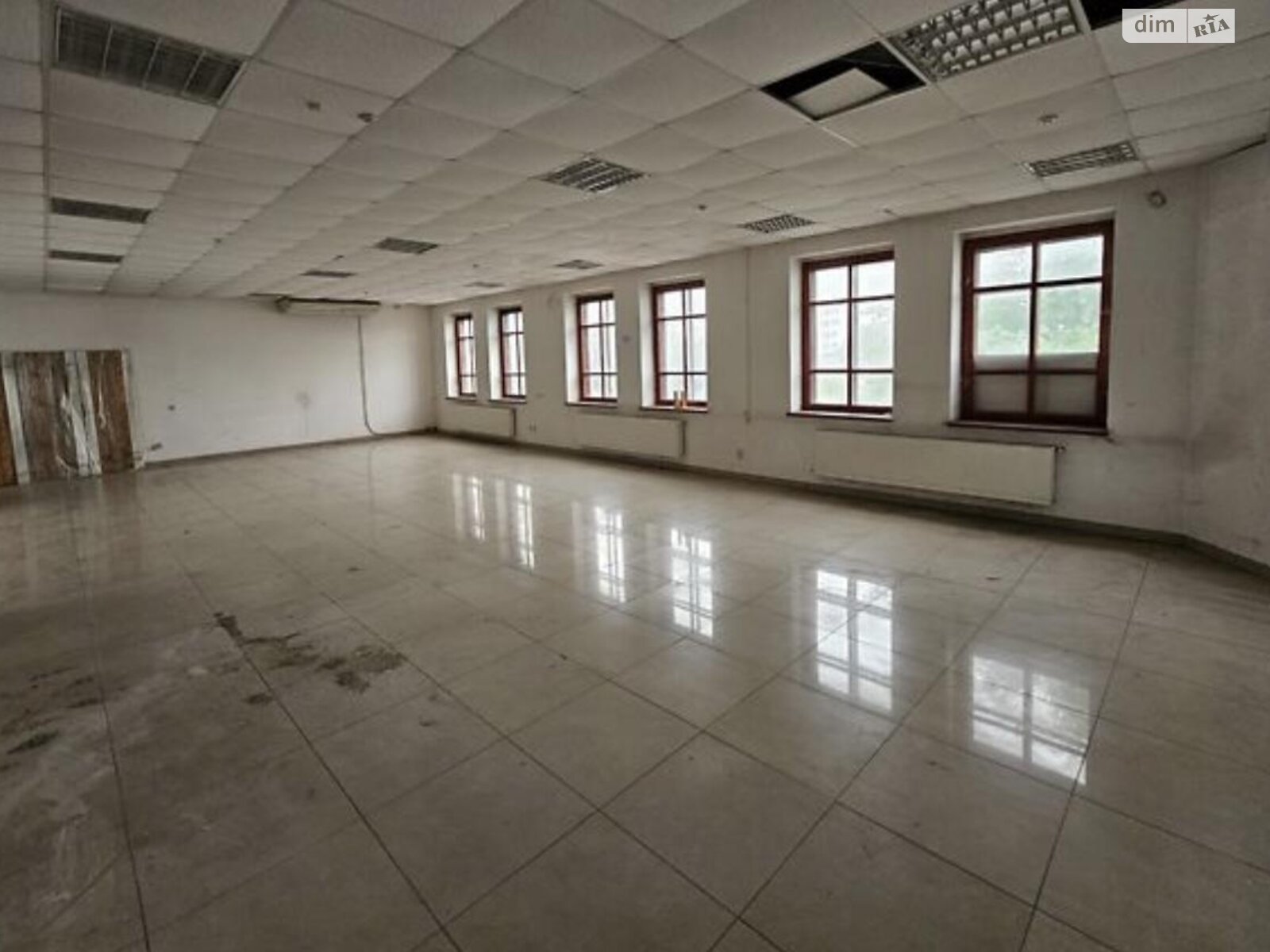 Коммерческое помещение в Тернополе, сдам в аренду по Окружная улица, район Дружба, цена: 46 600 грн за объект фото 1 Коммерческое помещение в Тернополе, сдам в аренду по Окружная улица, район Дружба, цена: 46 600 грн за объект фото 1