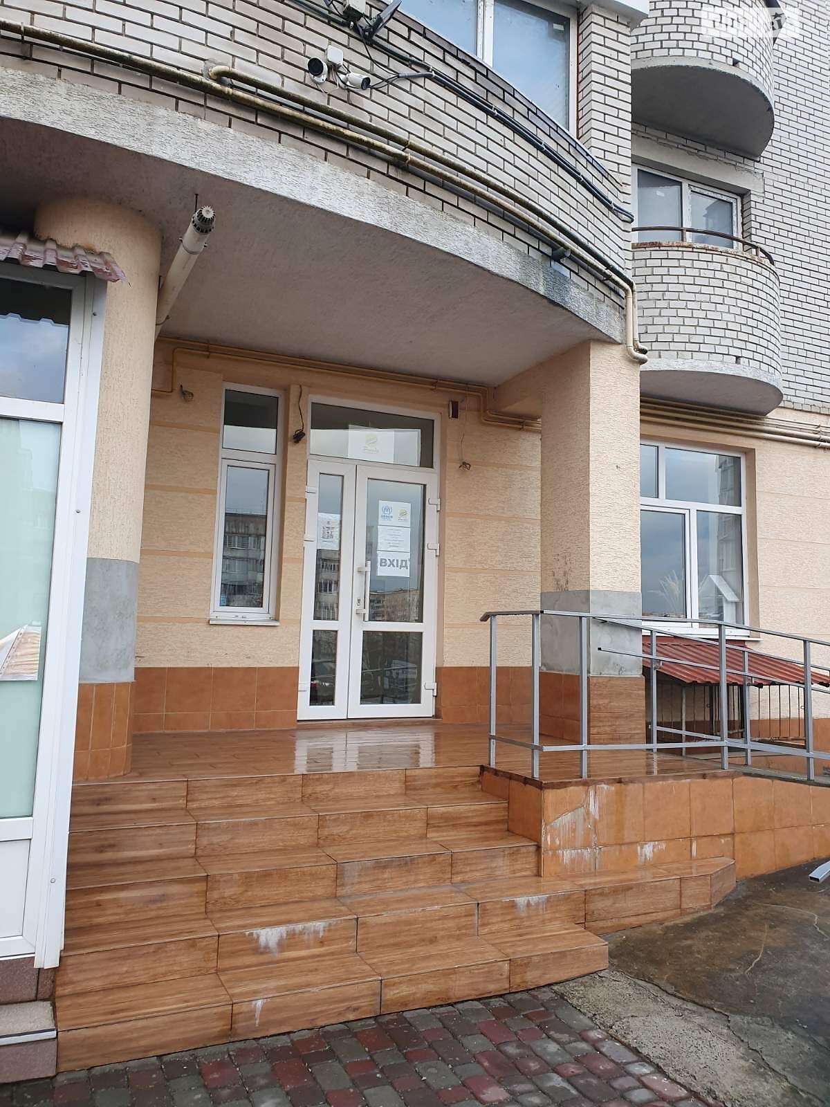 Комерційне приміщення в Тернополі, здам в оренду по Євгена Коновальця вулиця, район Канада, ціна: 35 000 грн за об’єкт фото 1 Комерційне приміщення в Тернополі, здам в оренду по Євгена Коновальця вулиця, район Канада, ціна: 35 000 грн за об’єкт фото 1