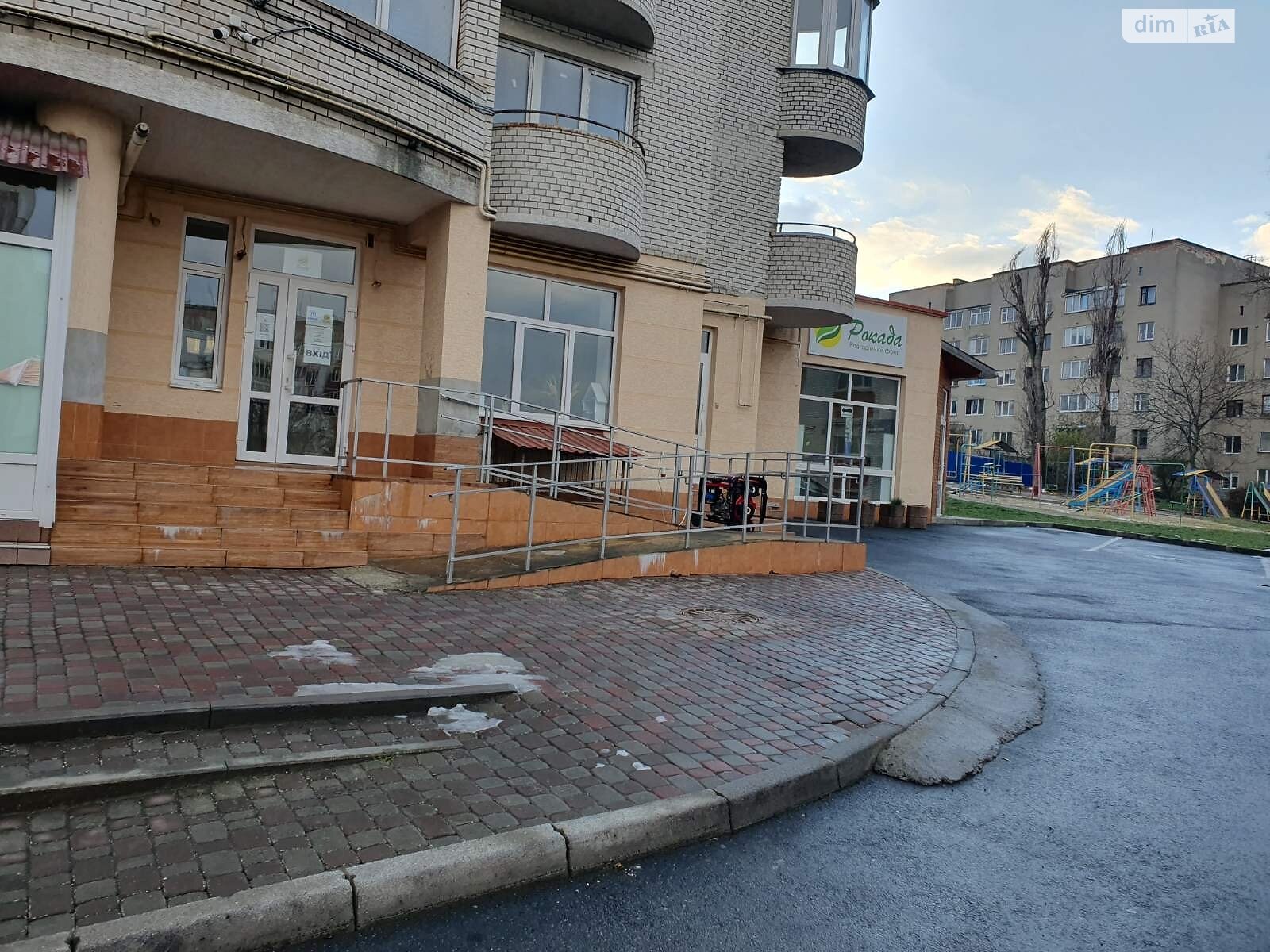 Комерційне приміщення в Тернополі, здам в оренду по Євгена Коновальця вулиця, район Канада, ціна: 35 000 грн за об’єкт фото 1 Комерційне приміщення в Тернополі, здам в оренду по Євгена Коновальця вулиця, район Канада, ціна: 35 000 грн за об’єкт фото 1