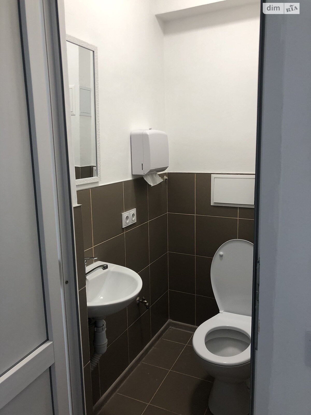 Комерційне приміщення в Тернополі, здам в оренду по Галицька вулиця 31, район Канада, ціна: 8 000 грн за об’єкт фото 1