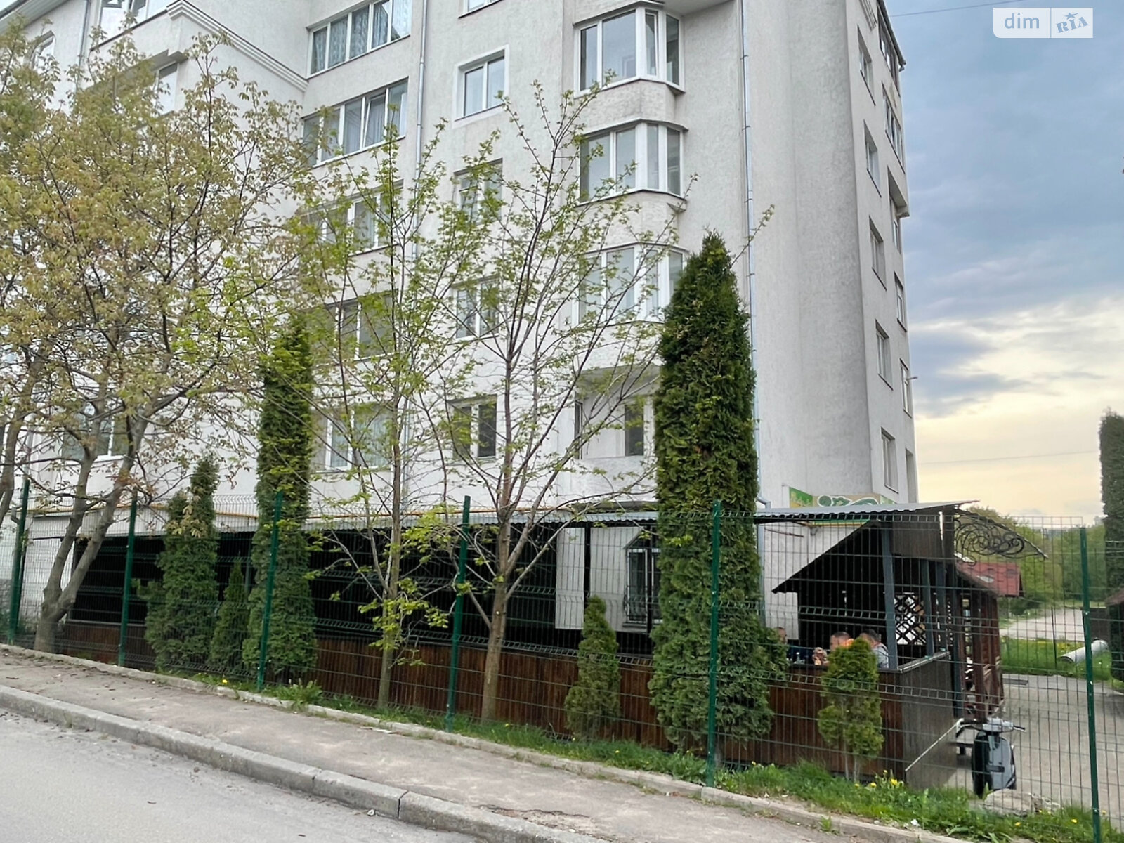 Комерційне приміщення в Тернополі, здам в оренду по Над Яром вулиця 2, район Канада, ціна: 10 423 грн за об’єкт фото 1 Комерційне приміщення в Тернополі, здам в оренду по Над Яром вулиця 2, район Канада, ціна: 10 423 грн за об’єкт фото 1