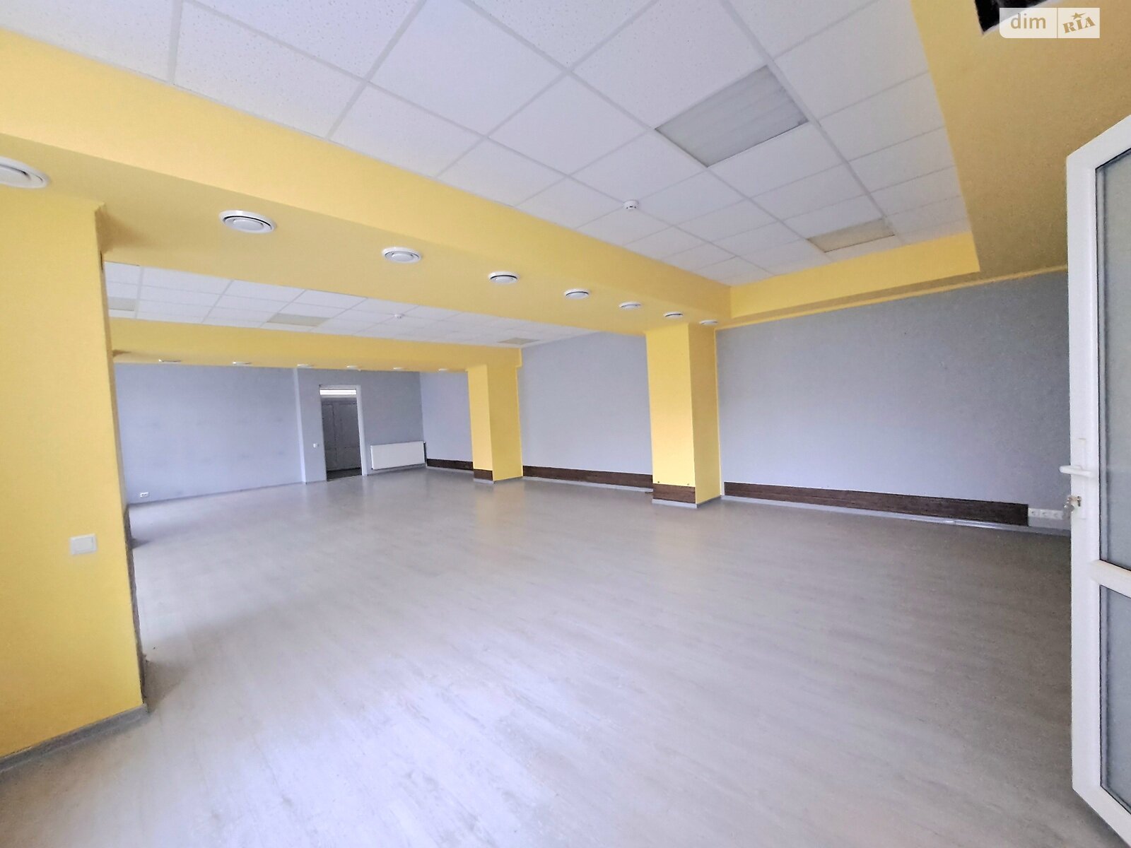 Комерційне приміщення в Тернополі, здам в оренду по Вербицького Михайла вулиця 26, район Канада, ціна: 38 750 грн за об’єкт фото 1
