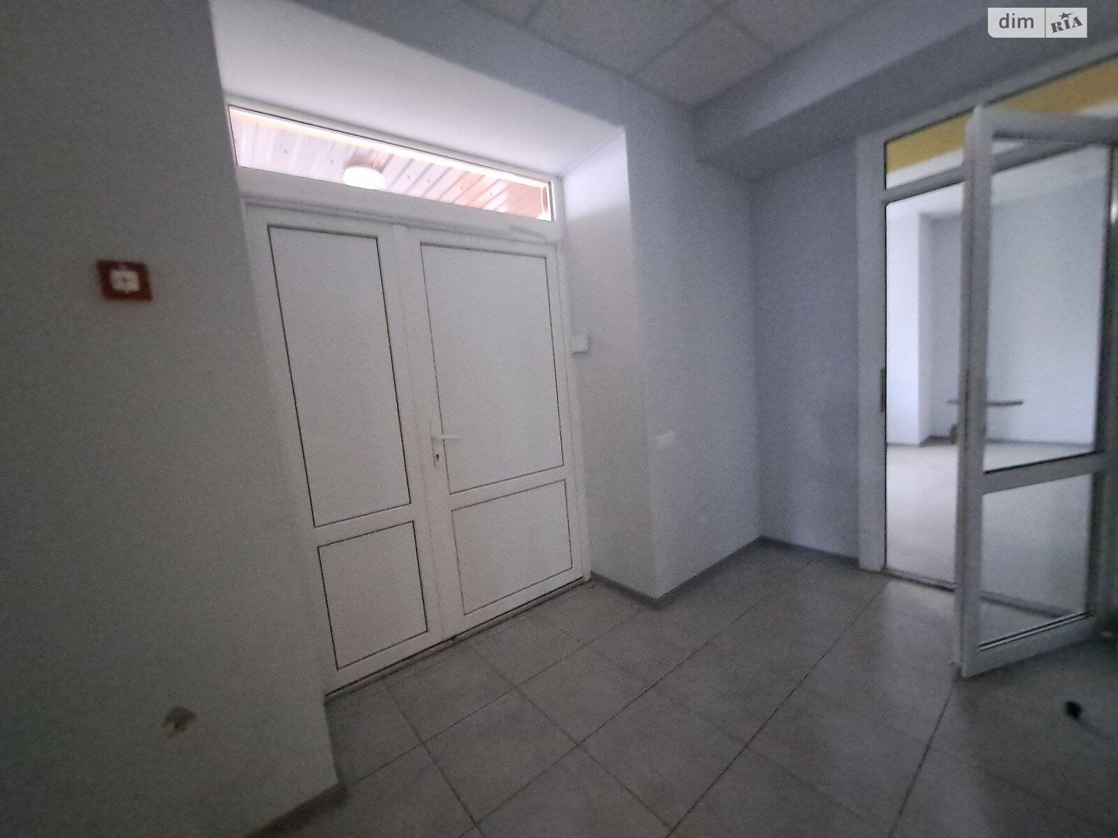 Комерційне приміщення в Тернополі, здам в оренду по Вербицького Михайла вулиця 26, район Канада, ціна: 38 750 грн за об’єкт фото 1