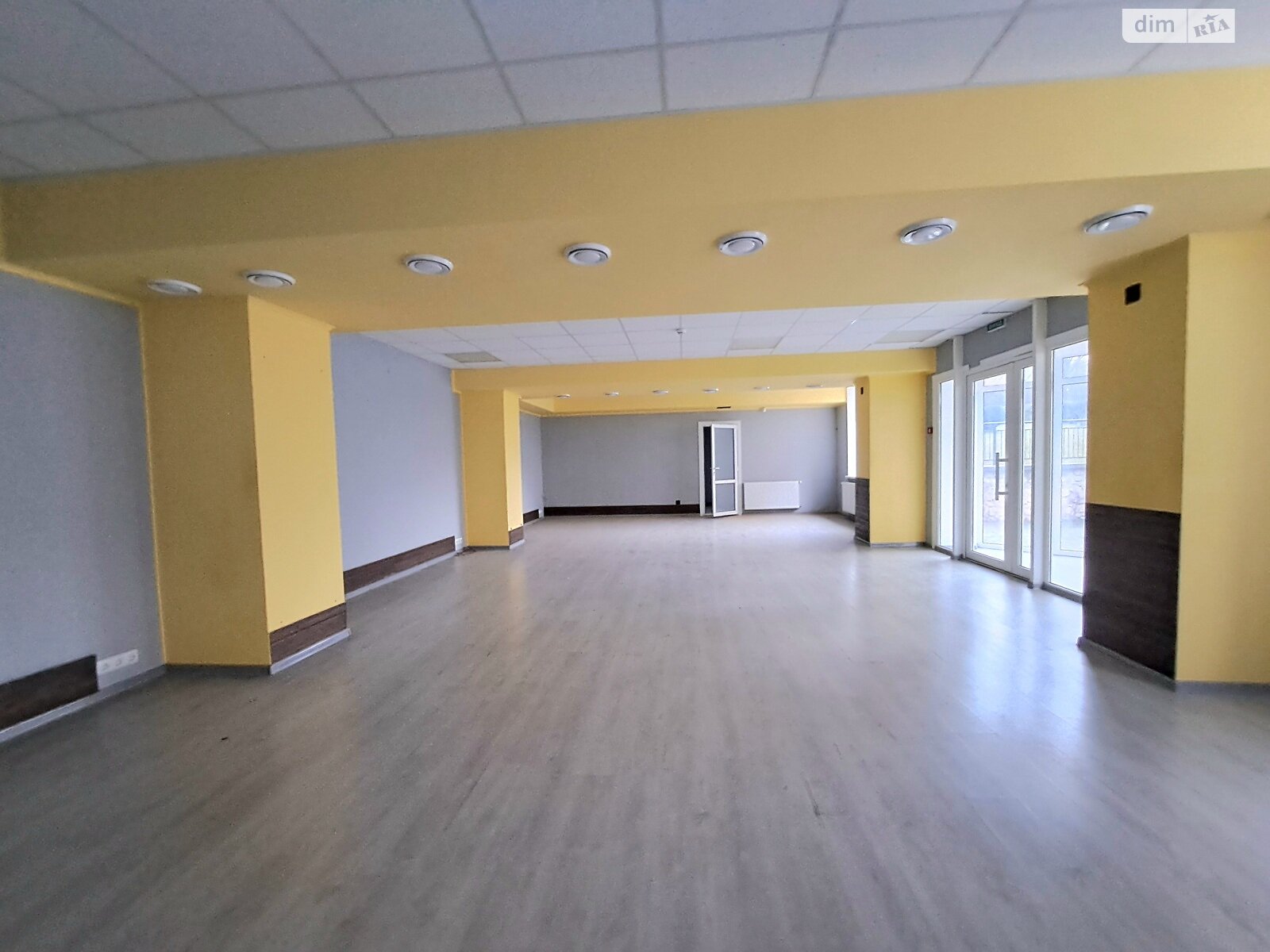 Комерційне приміщення в Тернополі, здам в оренду по Вербицького Михайла вулиця 26, район Канада, ціна: 38 750 грн за об’єкт фото 1