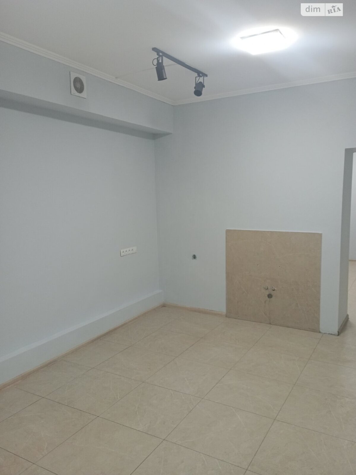 Коммерческое помещение в Тернополе, сдам в аренду по 15-го Апреля улица, район Молодежный, цена: 15 000 грн за объект фото 1