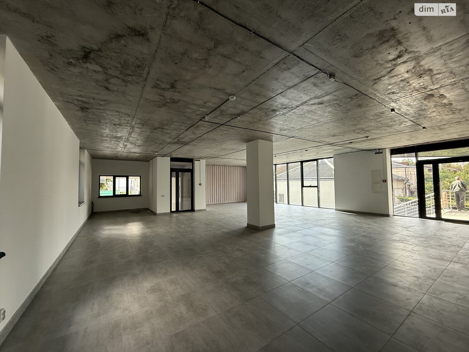 Комерційне приміщення в Тернополі, здам в оренду по Збаразька вулиця, район Новий світ, ціна: 36 750 грн за об’єкт фото 1 Комерційне приміщення в Тернополі, здам в оренду по Збаразька вулиця, район Новий світ, ціна: 36 750 грн за об’єкт фото 1