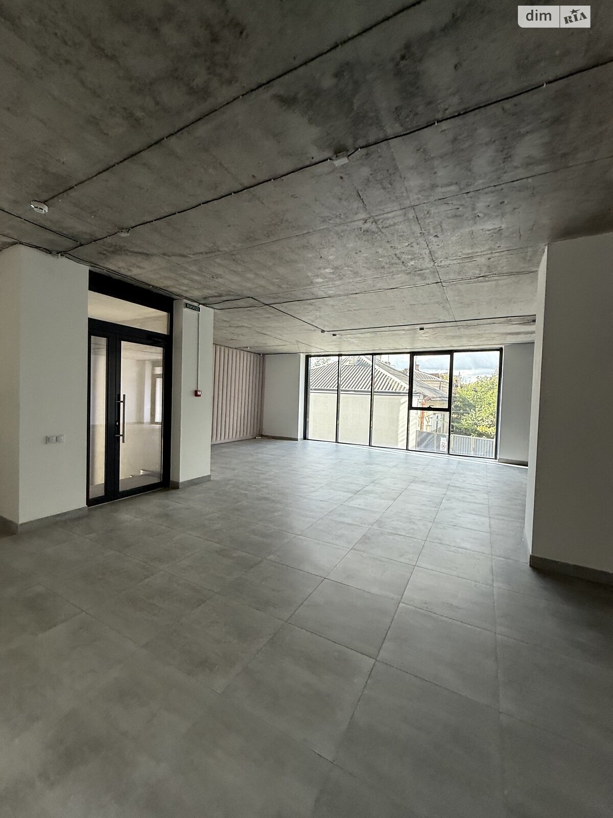 Комерційне приміщення в Тернополі, здам в оренду по Збаразька вулиця, район Новий світ, ціна: 36 750 грн за об’єкт фото 1 Комерційне приміщення в Тернополі, здам в оренду по Збаразька вулиця, район Новий світ, ціна: 36 750 грн за об’єкт фото 1