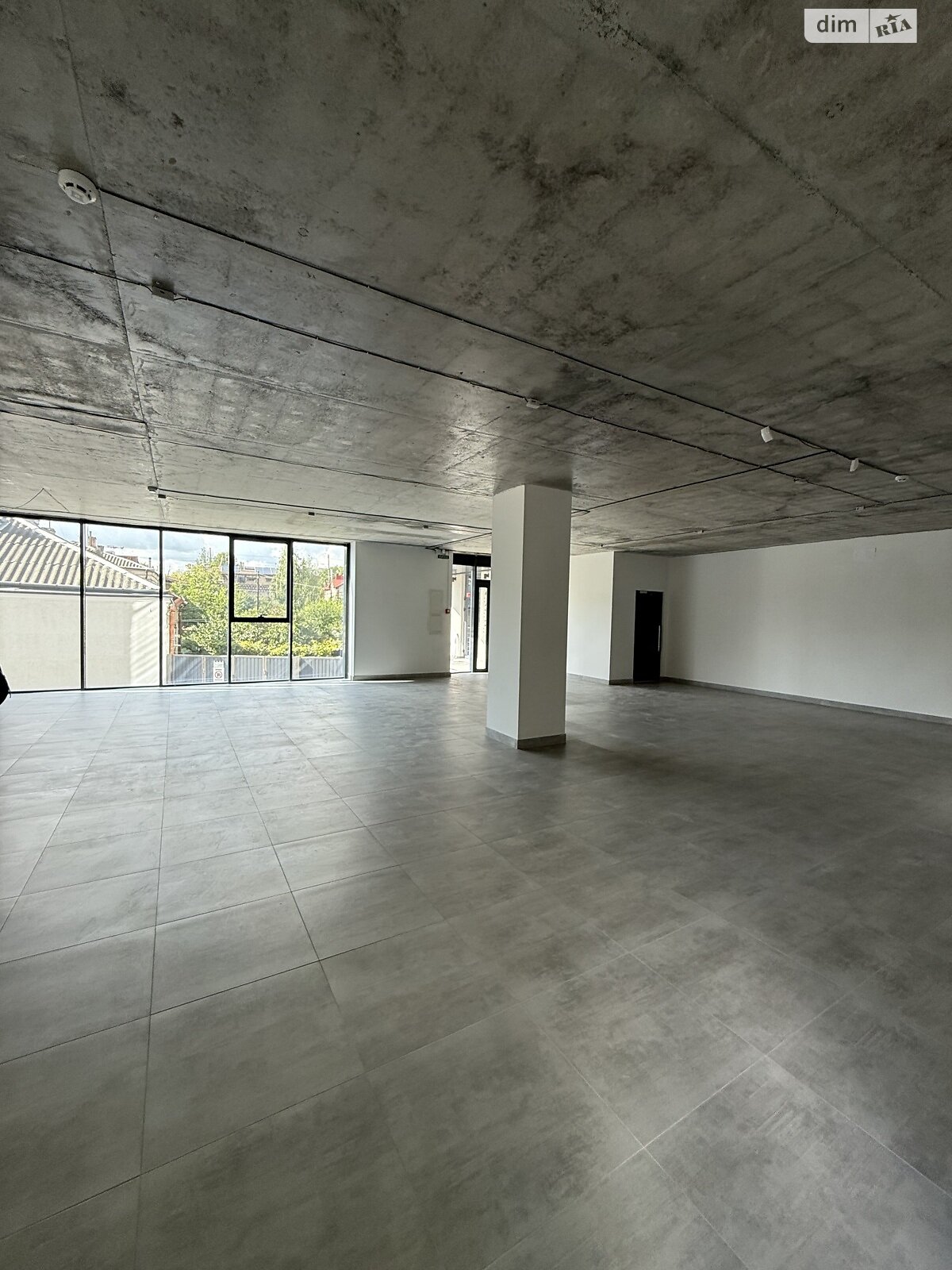 Комерційне приміщення в Тернополі, здам в оренду по Збаразька вулиця, район Новий світ, ціна: 36 750 грн за об’єкт фото 1 Комерційне приміщення в Тернополі, здам в оренду по Збаразька вулиця, район Новий світ, ціна: 36 750 грн за об’єкт фото 1