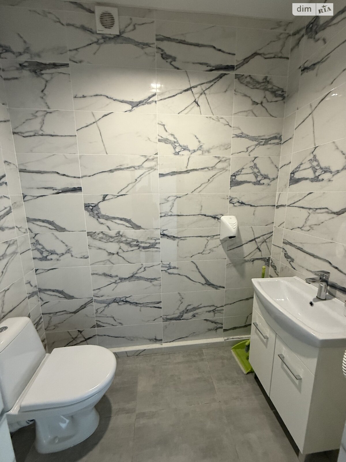 Комерційне приміщення в Тернополі, здам в оренду по Збаразька вулиця, район Новий світ, ціна: 36 750 грн за об’єкт фото 1 Комерційне приміщення в Тернополі, здам в оренду по Збаразька вулиця, район Новий світ, ціна: 36 750 грн за об’єкт фото 1