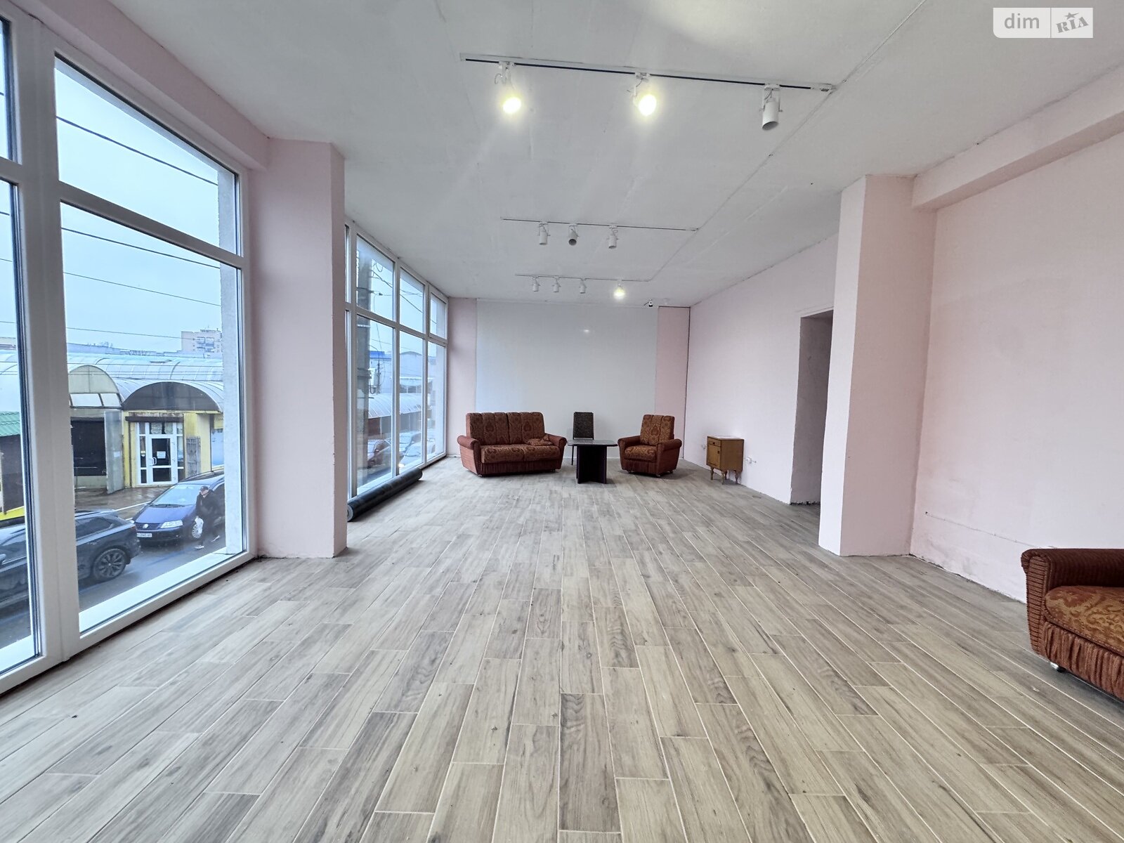 Комерційне приміщення в Тернополі, Оболоня вулиця, ціна оренди: 21 125 грн за об’єкт фото 1