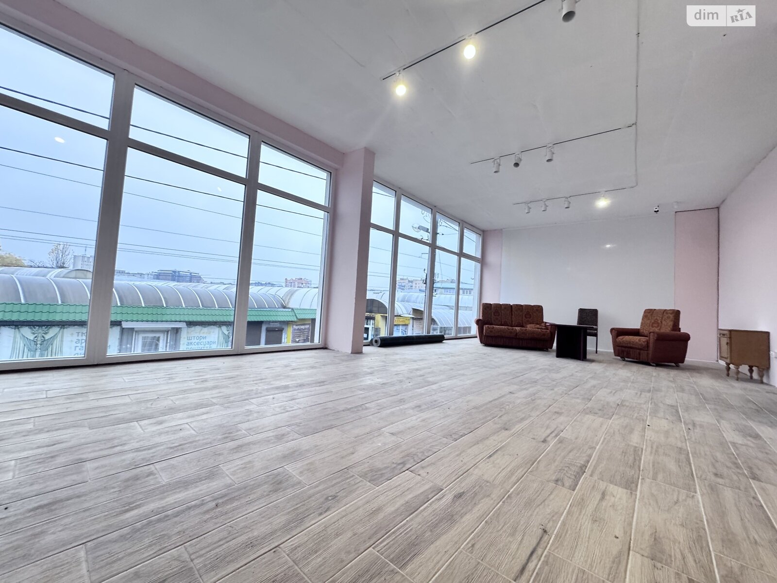 Комерційне приміщення в Тернополі, Оболоня вулиця, ціна оренди: 21 125 грн за об’єкт фото 1