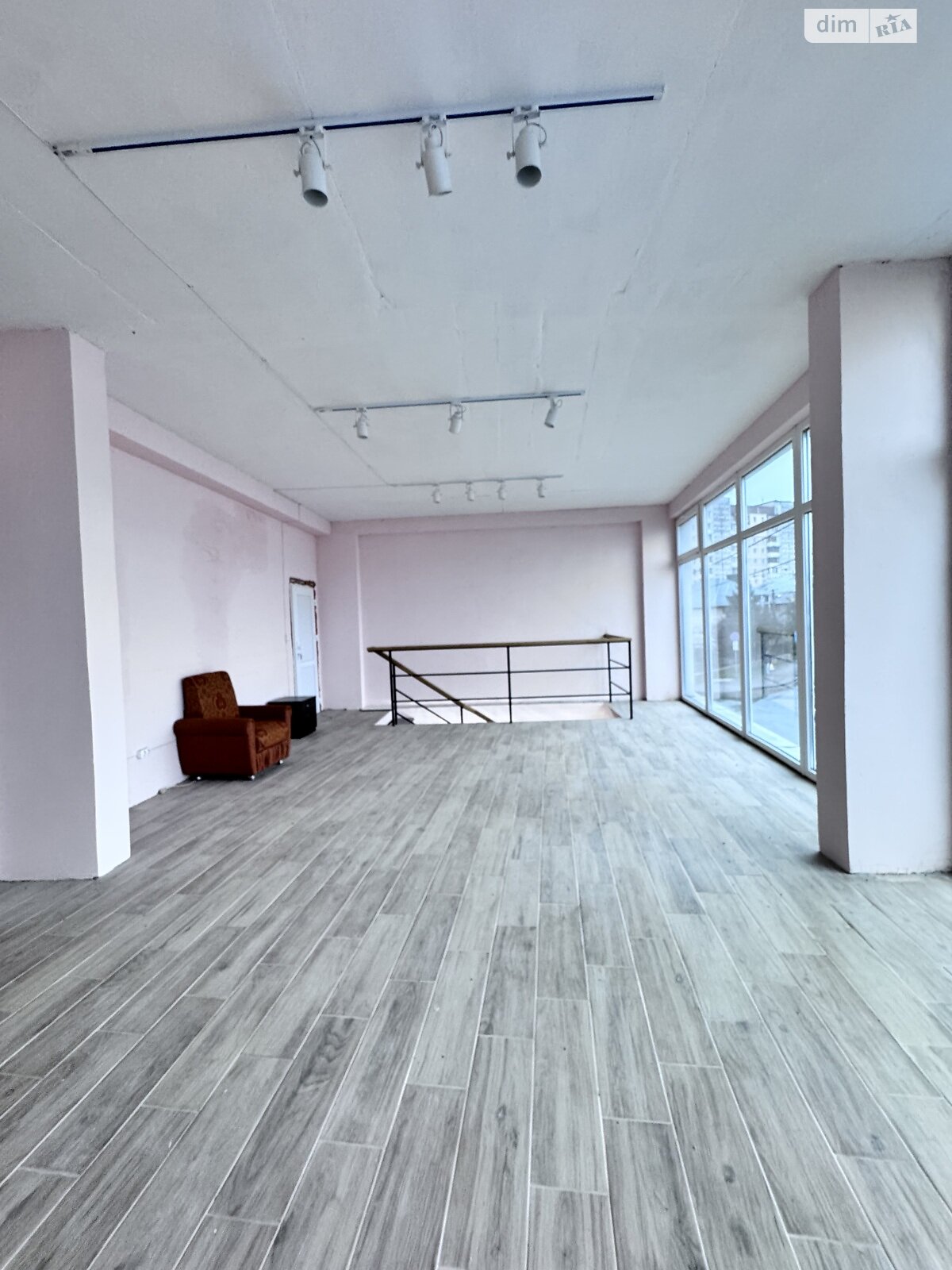 Комерційне приміщення в Тернополі, Оболоня вулиця, ціна оренди: 21 125 грн за об’єкт фото 1