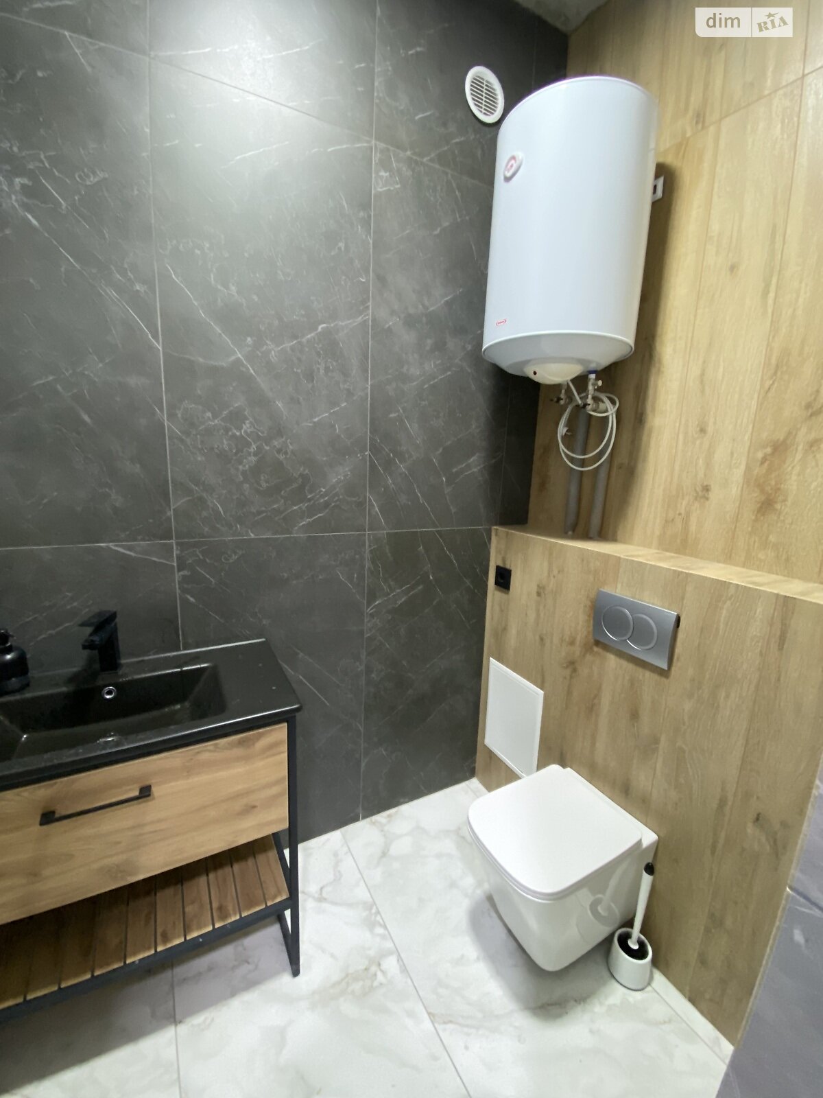 Коммерческое помещение в Тернополе, Паращука улица, цена аренды: 371 000 грн за объект фото 1