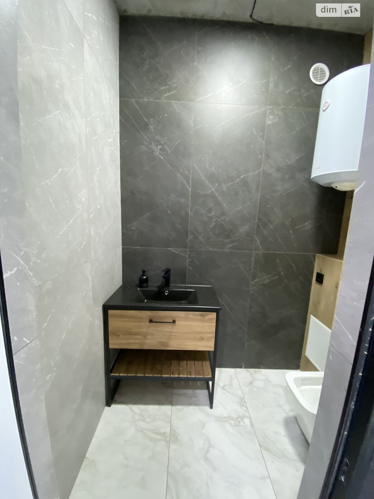 Коммерческое помещение в Тернополе, Паращука улица, цена аренды: 371 000 грн за объект фото 1