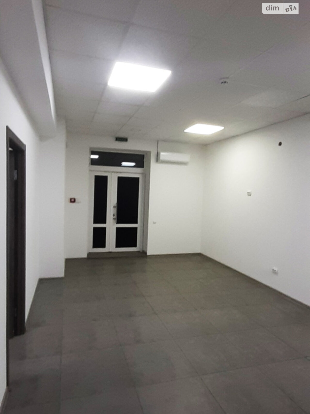 Коммерческое помещение в Тернополе, сдам в аренду по Яремы улица, район Северный, цена: 26 700 грн за объект фото 1