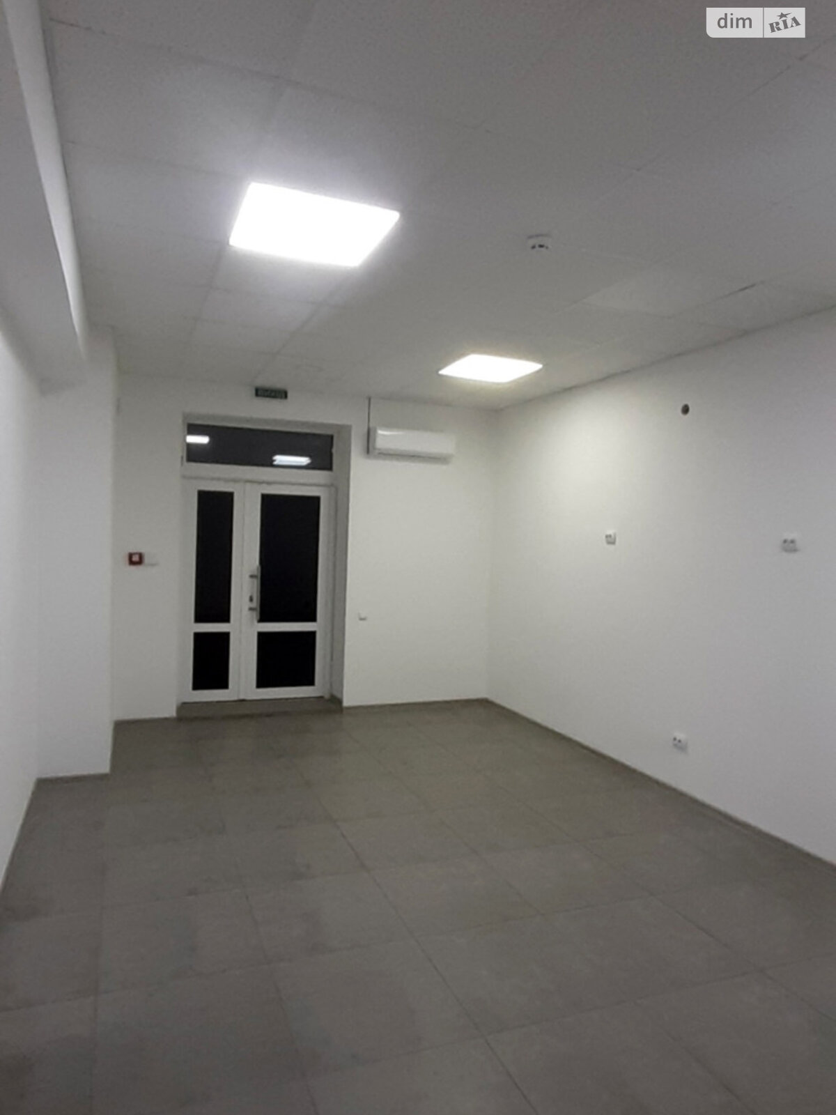 Коммерческое помещение в Тернополе, сдам в аренду по Яремы улица, район Северный, цена: 26 700 грн за объект фото 1