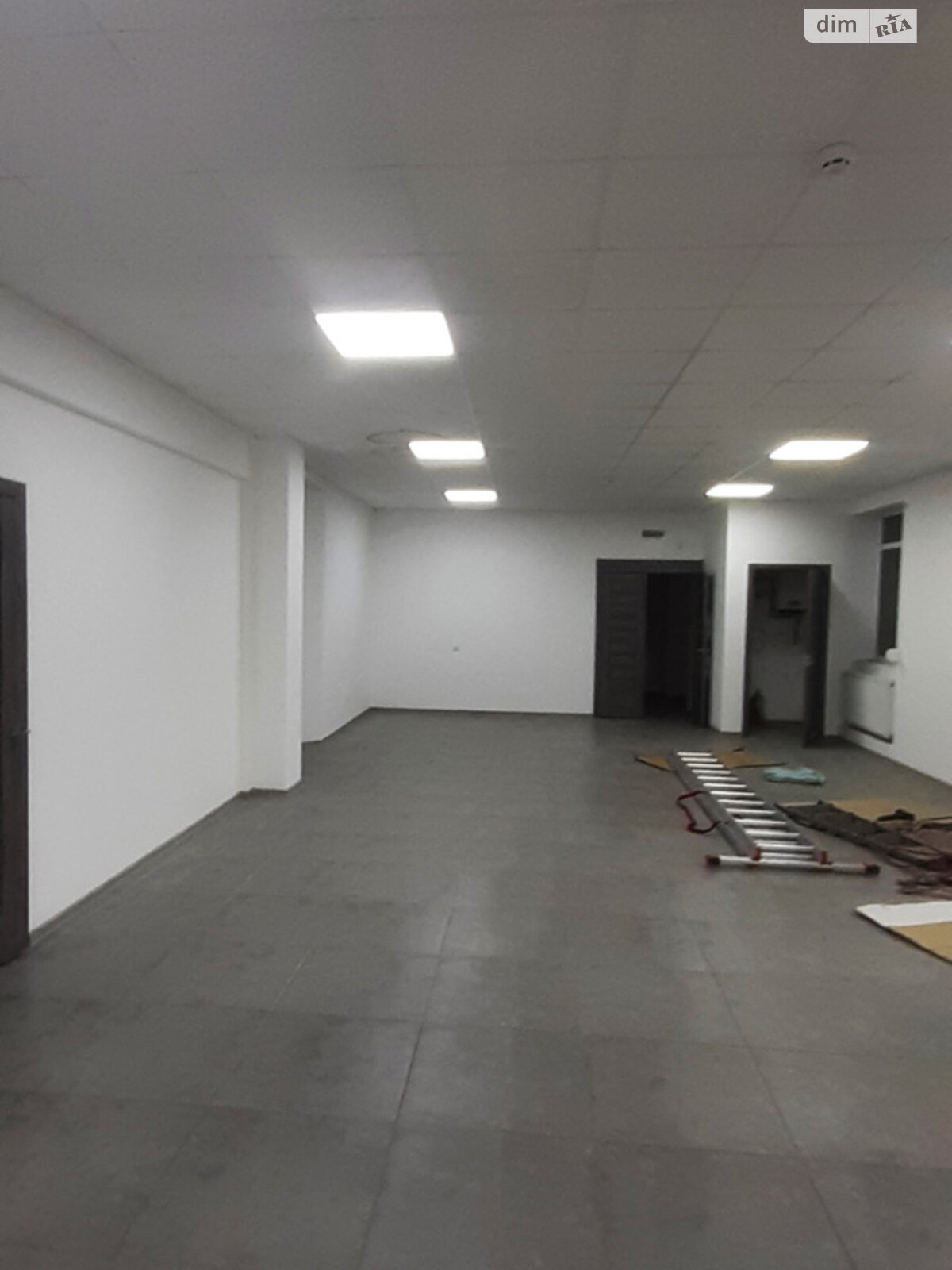 Коммерческое помещение в Тернополе, сдам в аренду по Яремы улица, район Северный, цена: 26 700 грн за объект фото 1