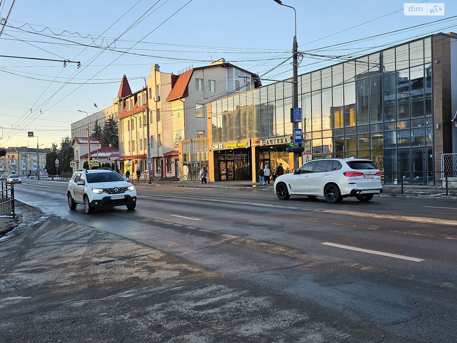 Комерційне приміщення в Тернополі, здам в оренду по Бандери Степана проспект, район Старий парк, ціна: 80 500 грн за об’єкт фото 1 Комерційне приміщення в Тернополі, здам в оренду по Бандери Степана проспект, район Старий парк, ціна: 80 500 грн за об’єкт фото 1