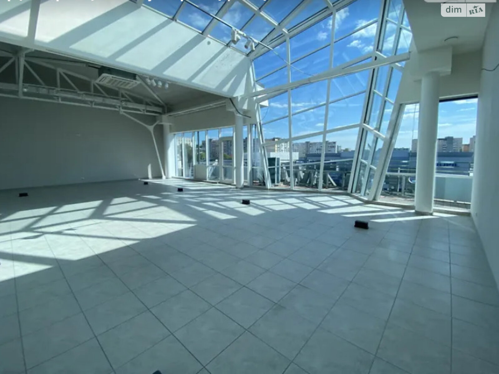 Коммерческое помещение в Тернополе, Торговица (Живова Анатолия) улица, цена аренды: 70 000 грн за объект фото 1 Коммерческое помещение в Тернополе, Торговица (Живова Анатолия) улица, цена аренды: 70 000 грн за объект фото 1