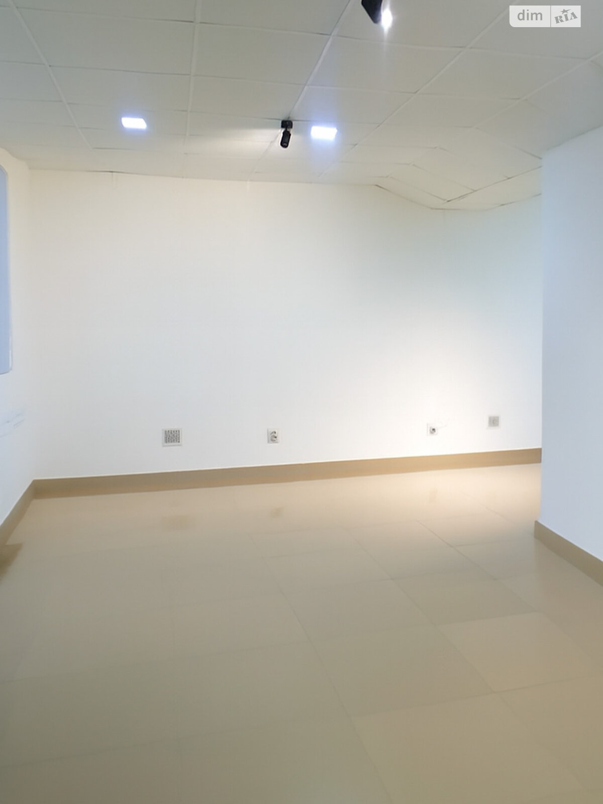 Комерційне приміщення в Тернополі, здам в оренду по Барвінських Родини вулиця 14, район Центр, ціна: 50 000 грн за об’єкт фото 1 Комерційне приміщення в Тернополі, здам в оренду по Барвінських Родини вулиця 14, район Центр, ціна: 50 000 грн за об’єкт фото 1