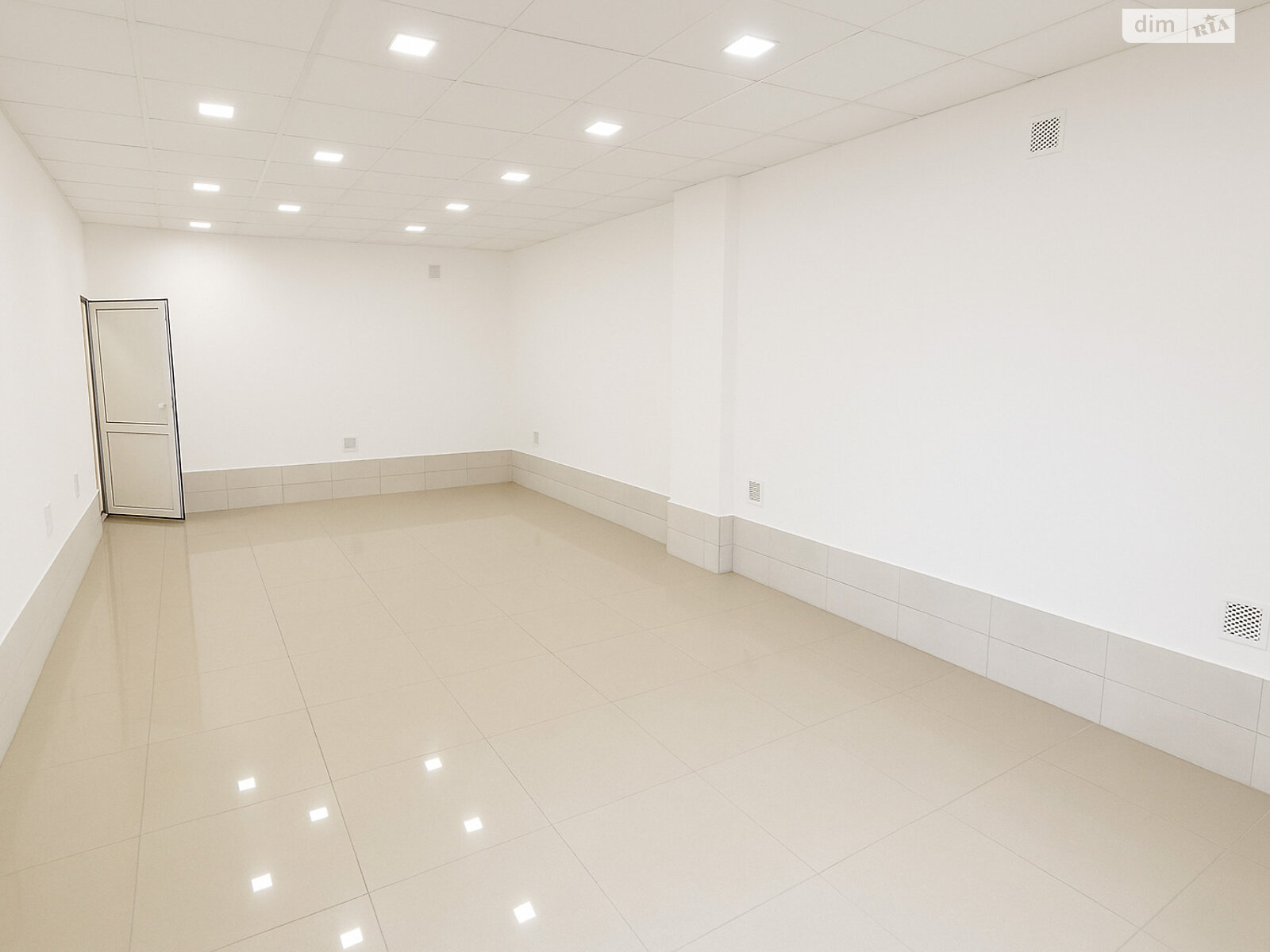 Комерційне приміщення в Тернополі, здам в оренду по Барвінських Родини вулиця 14, район Центр, ціна: 50 000 грн за об’єкт фото 1 Комерційне приміщення в Тернополі, здам в оренду по Барвінських Родини вулиця 14, район Центр, ціна: 50 000 грн за об’єкт фото 1