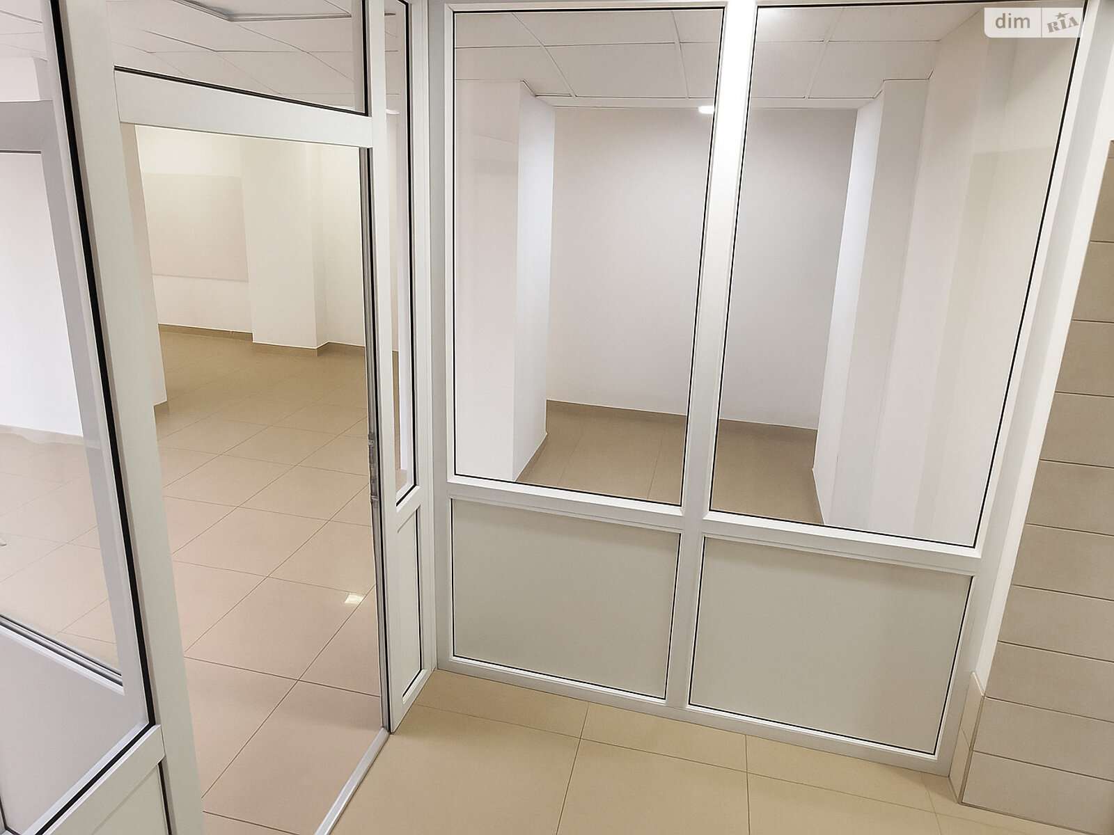 Комерційне приміщення в Тернополі, здам в оренду по Барвінських Родини вулиця 14, район Центр, ціна: 50 000 грн за об’єкт фото 1 Комерційне приміщення в Тернополі, здам в оренду по Барвінських Родини вулиця 14, район Центр, ціна: 50 000 грн за об’єкт фото 1