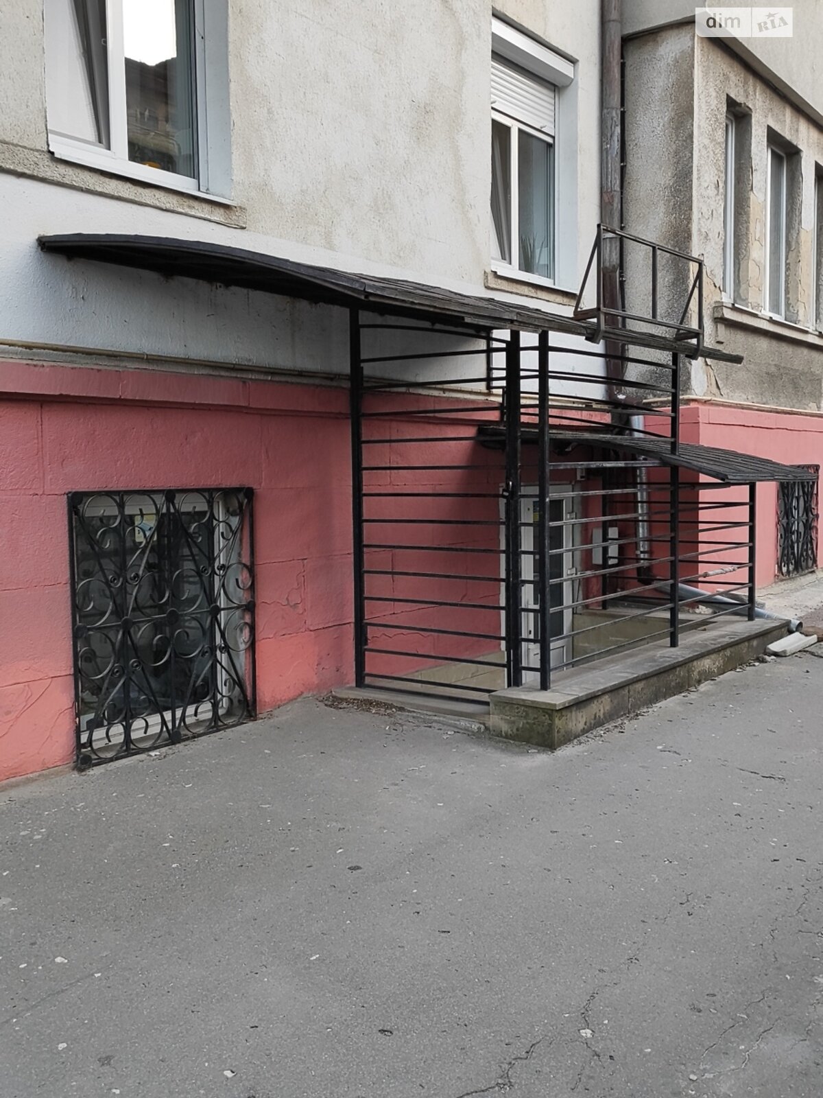 Комерційне приміщення в Тернополі, здам в оренду по Барвінських Родини вулиця 14, район Центр, ціна: 50 000 грн за об’єкт фото 1 Комерційне приміщення в Тернополі, здам в оренду по Барвінських Родини вулиця 14, район Центр, ціна: 50 000 грн за об’єкт фото 1