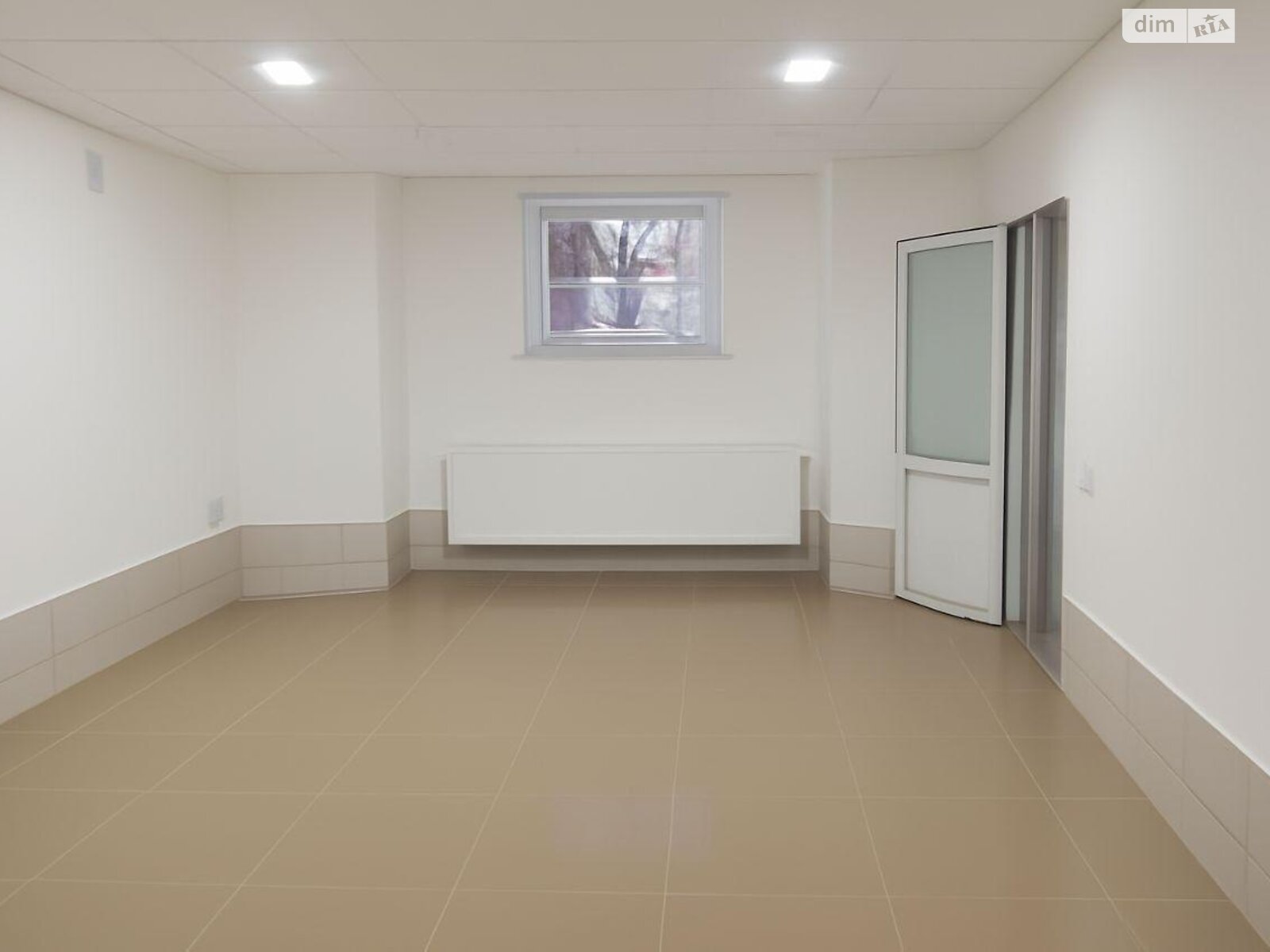 Коммерческое помещение в Тернополе, сдам в аренду по Барвинских Семьи улица 14, район Центр, цена: 50 000 грн за объект фото 1