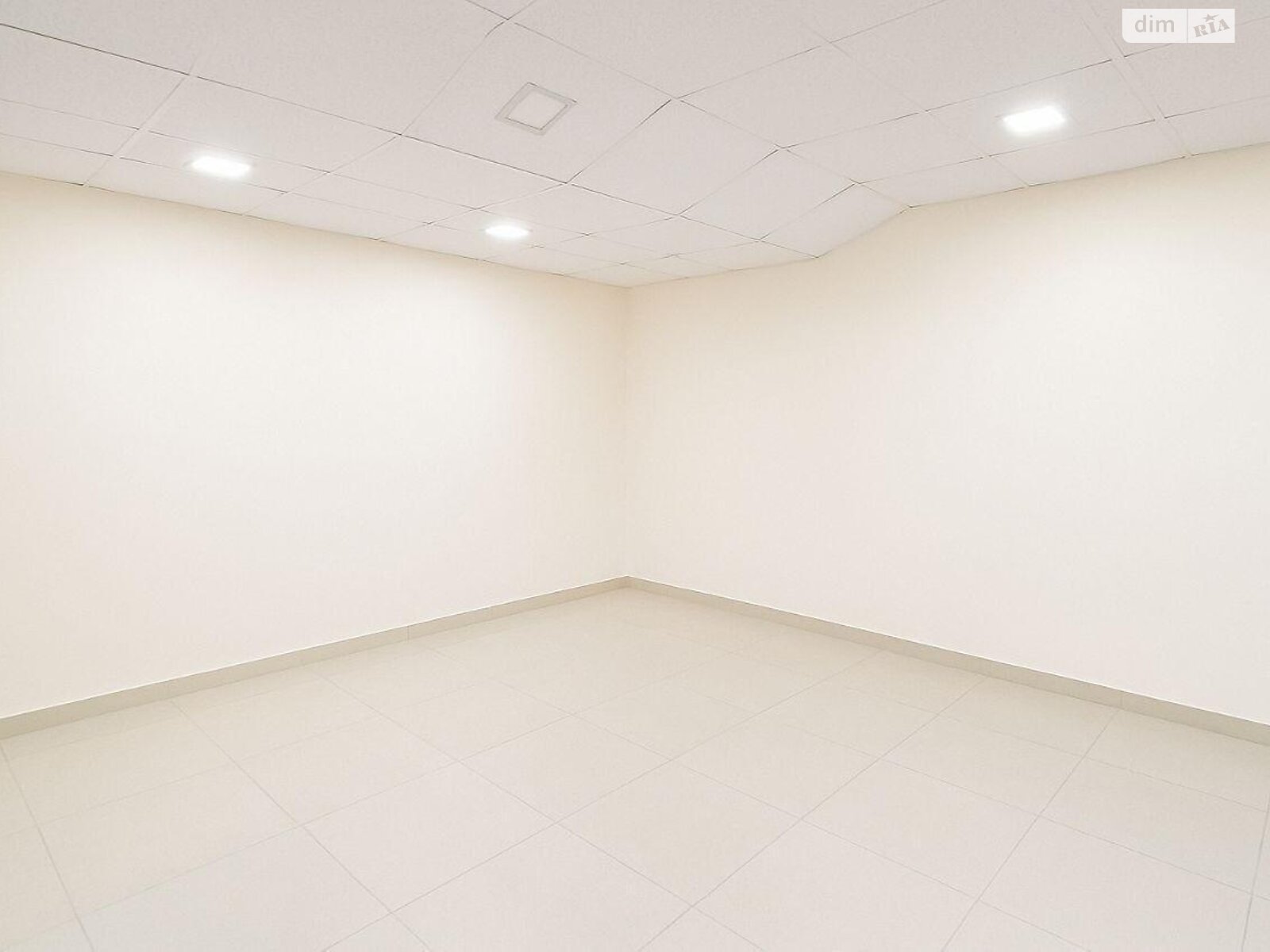 Коммерческое помещение в Тернополе, сдам в аренду по Барвинских Семьи улица 14, район Центр, цена: 50 000 грн за объект фото 1