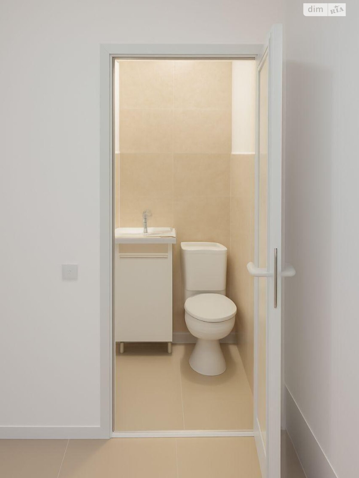 Коммерческое помещение в Тернополе, сдам в аренду по Барвинских Семьи улица 14, район Центр, цена: 50 000 грн за объект фото 1