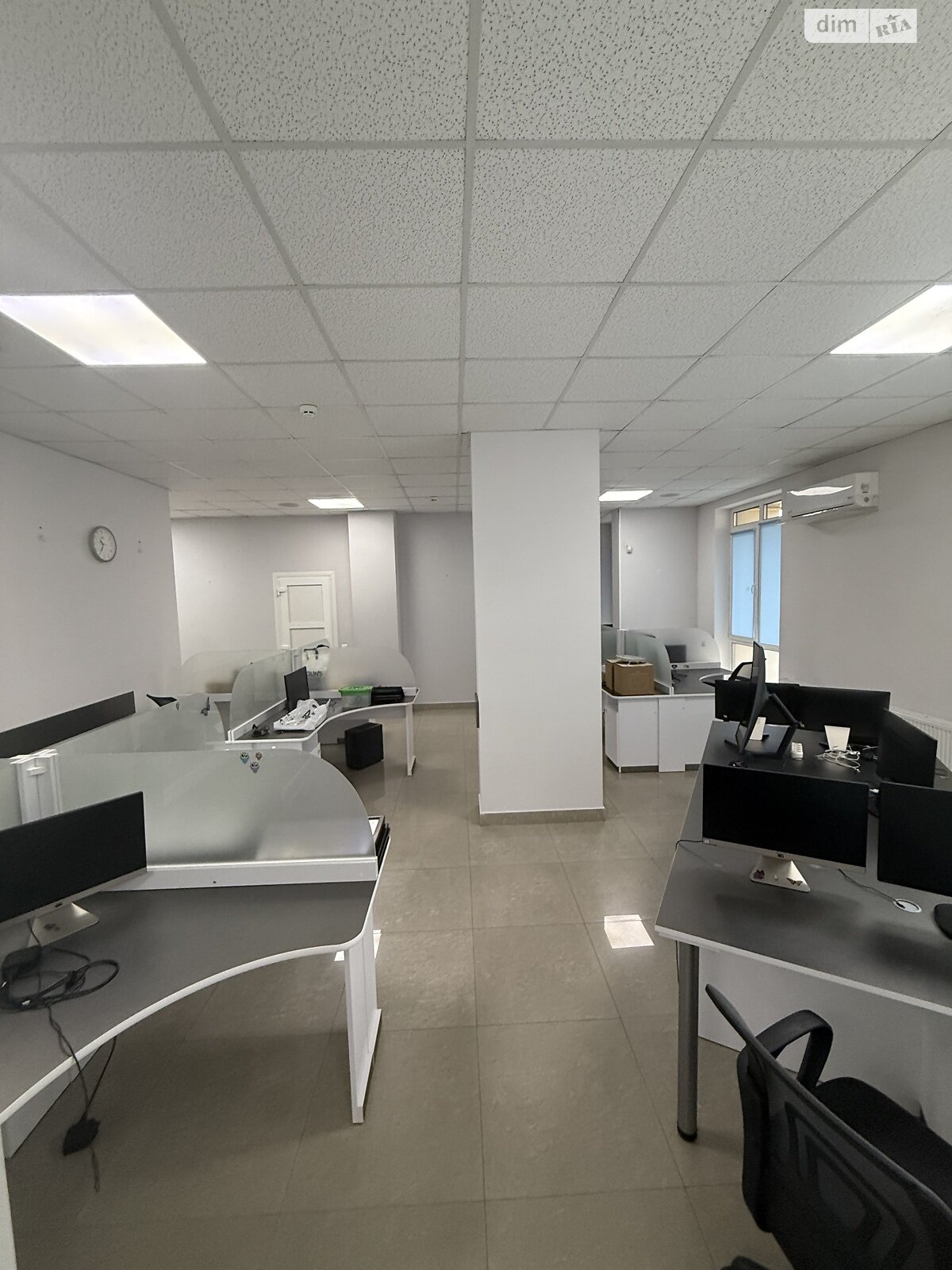 Комерційне приміщення в Тернополі, здам в оренду по Героїв Євромайдану площа 9, район Центр, ціна: 63 375 грн за об’єкт фото 1 Комерційне приміщення в Тернополі, здам в оренду по Героїв Євромайдану площа 9, район Центр, ціна: 63 375 грн за об’єкт фото 1