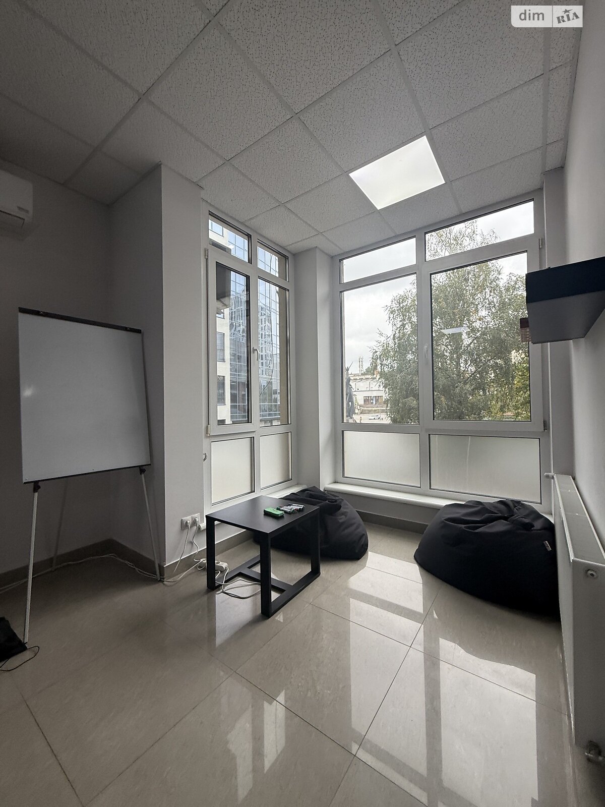 Комерційне приміщення в Тернополі, здам в оренду по Героїв Євромайдану площа 9, район Центр, ціна: 63 375 грн за об’єкт фото 1 Комерційне приміщення в Тернополі, здам в оренду по Героїв Євромайдану площа 9, район Центр, ціна: 63 375 грн за об’єкт фото 1