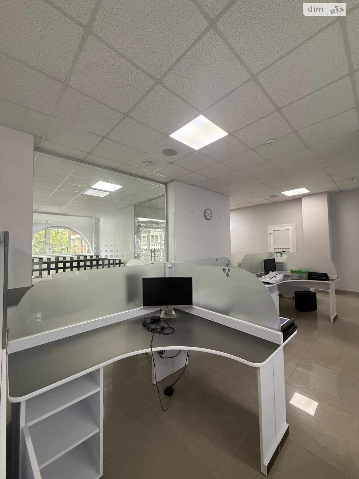 Комерційне приміщення в Тернополі, здам в оренду по Героїв Євромайдану площа 9, район Центр, ціна: 63 375 грн за об’єкт фото 1 Комерційне приміщення в Тернополі, здам в оренду по Героїв Євромайдану площа 9, район Центр, ціна: 63 375 грн за об’єкт фото 1