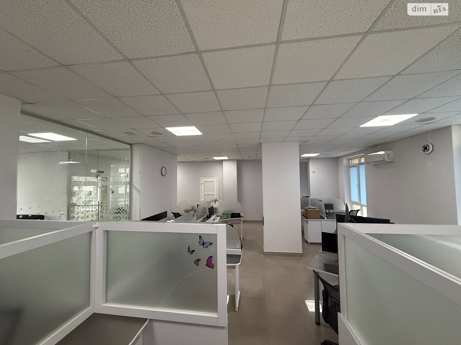 Комерційне приміщення в Тернополі, здам в оренду по Героїв Євромайдану площа 9, район Центр, ціна: 63 375 грн за об’єкт фото 1 Комерційне приміщення в Тернополі, здам в оренду по Героїв Євромайдану площа 9, район Центр, ціна: 63 375 грн за об’єкт фото 1