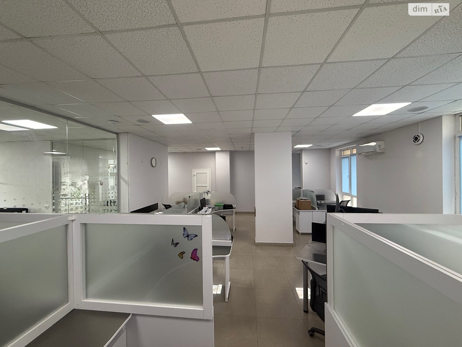 Комерційне приміщення в Тернополі, здам в оренду по Героїв Євромайдану площа 9, район Центр, ціна: 63 375 грн за об’єкт фото 1 Комерційне приміщення в Тернополі, здам в оренду по Героїв Євромайдану площа 9, район Центр, ціна: 63 375 грн за об’єкт фото 1